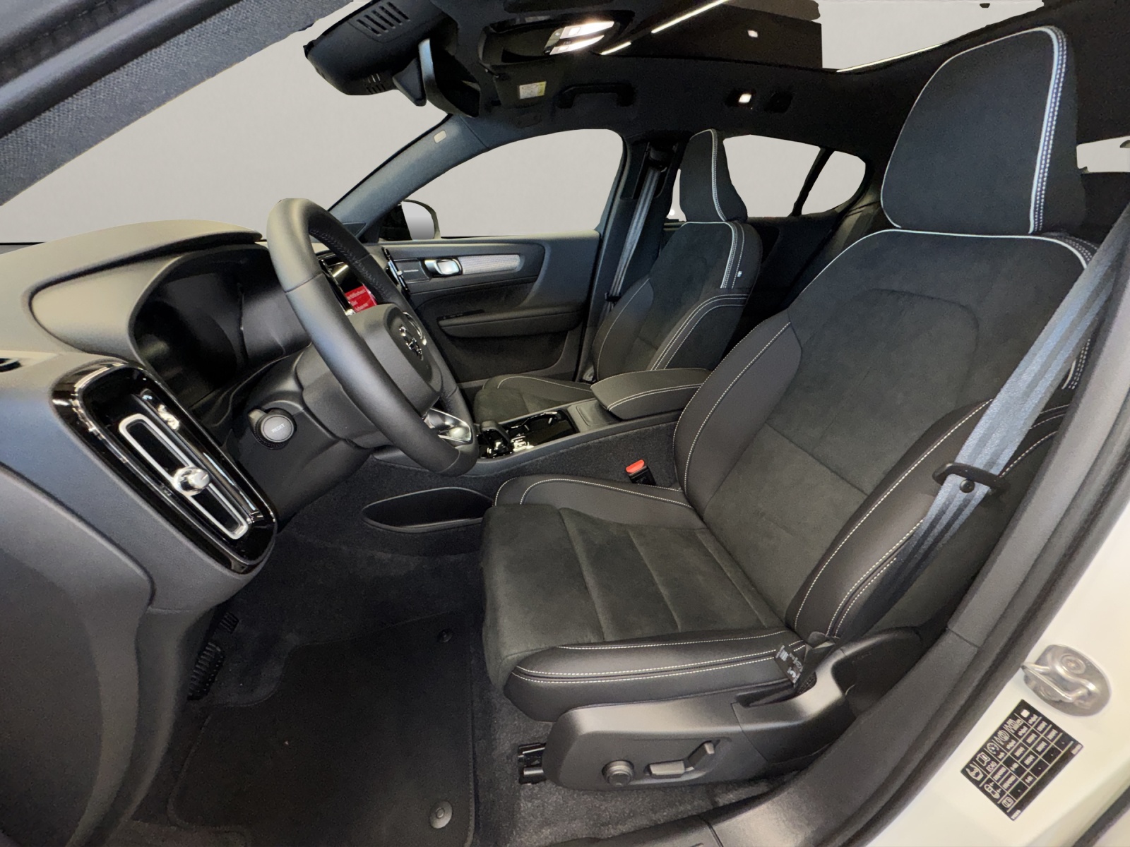 VOLVO EC40 Twin Ultra AWD-image-8