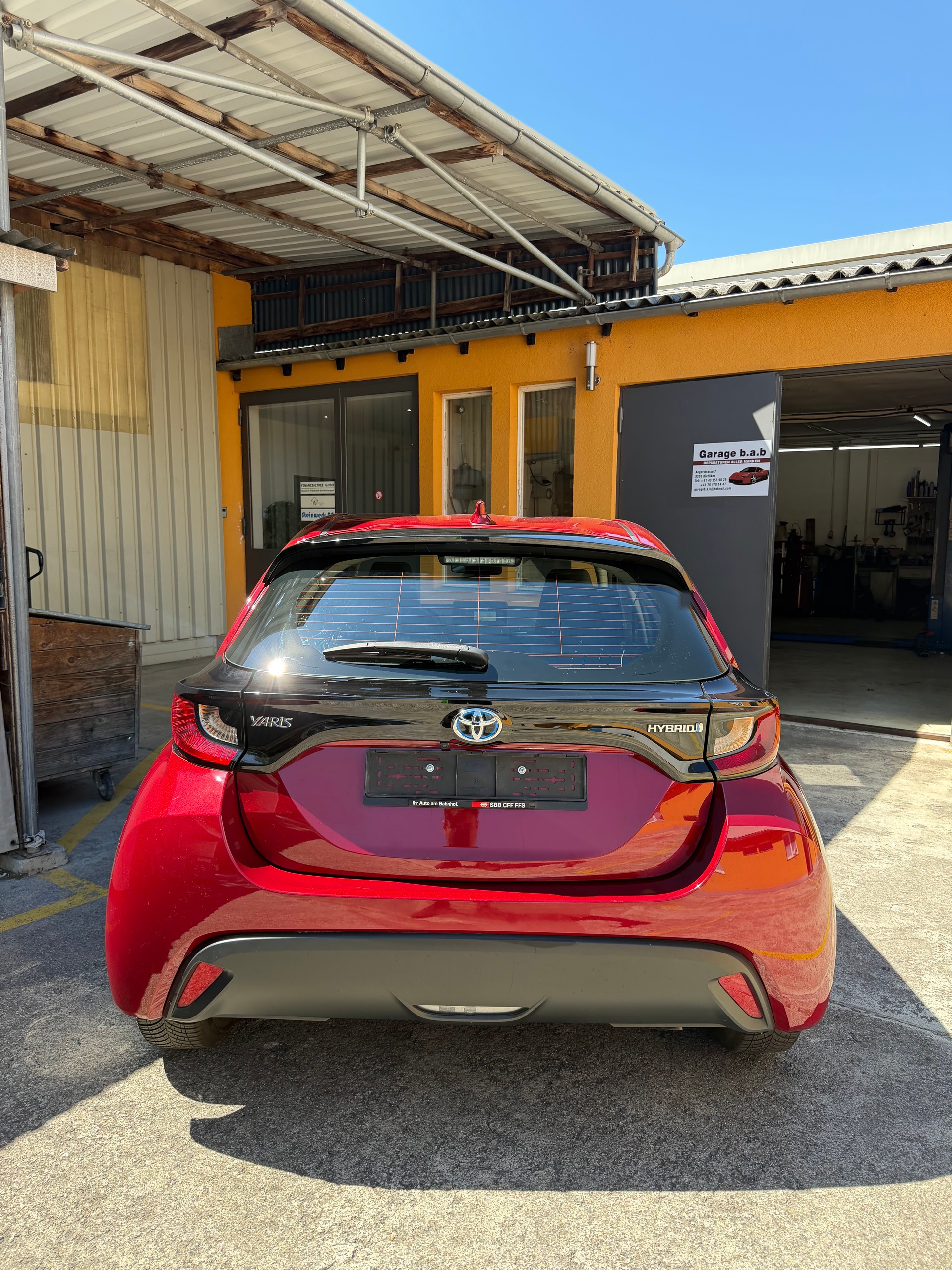 TOYOTA Yaris 1.5 Active e-CVT-image-3