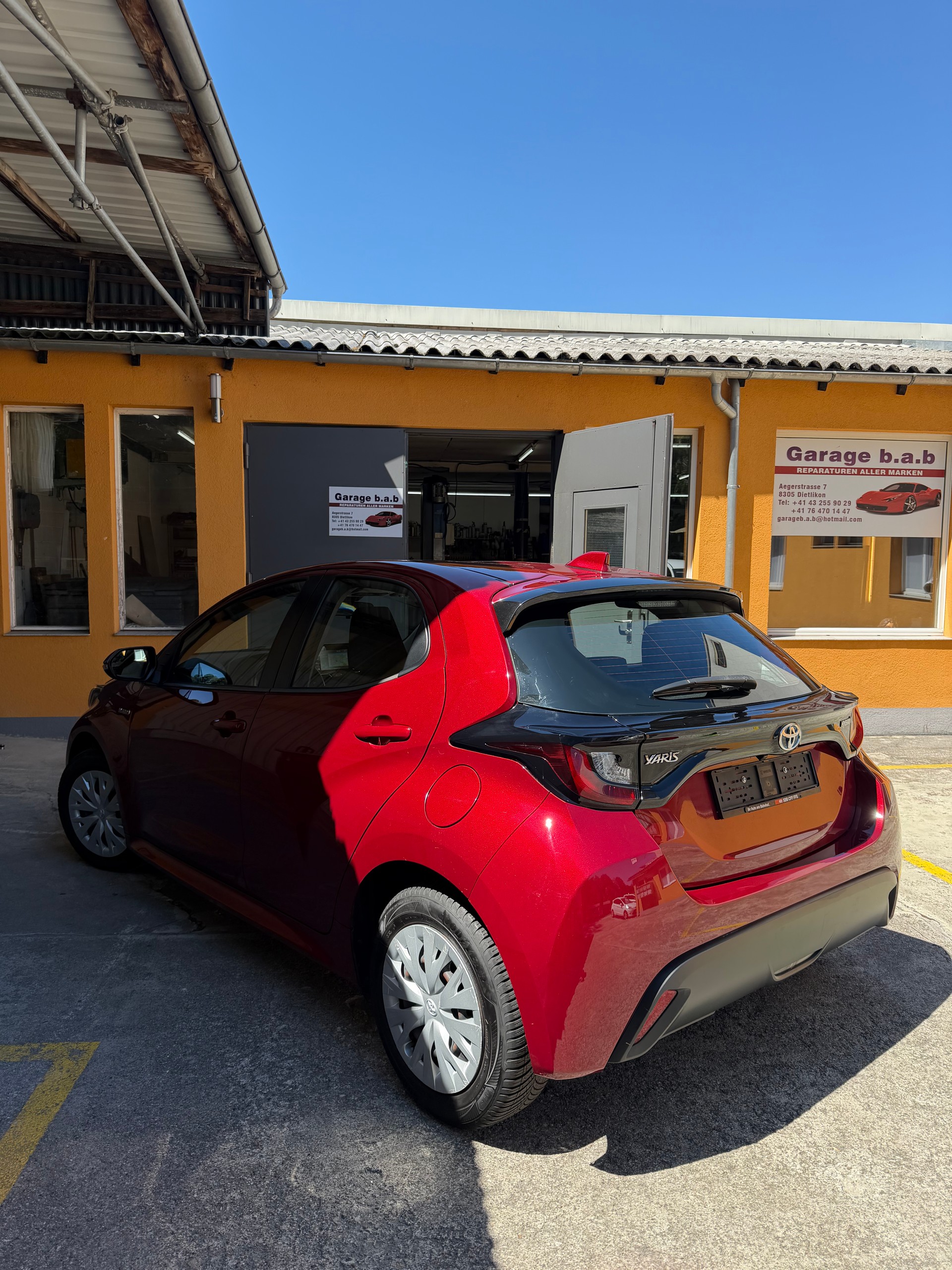 TOYOTA Yaris 1.5 Active e-CVT-image-2