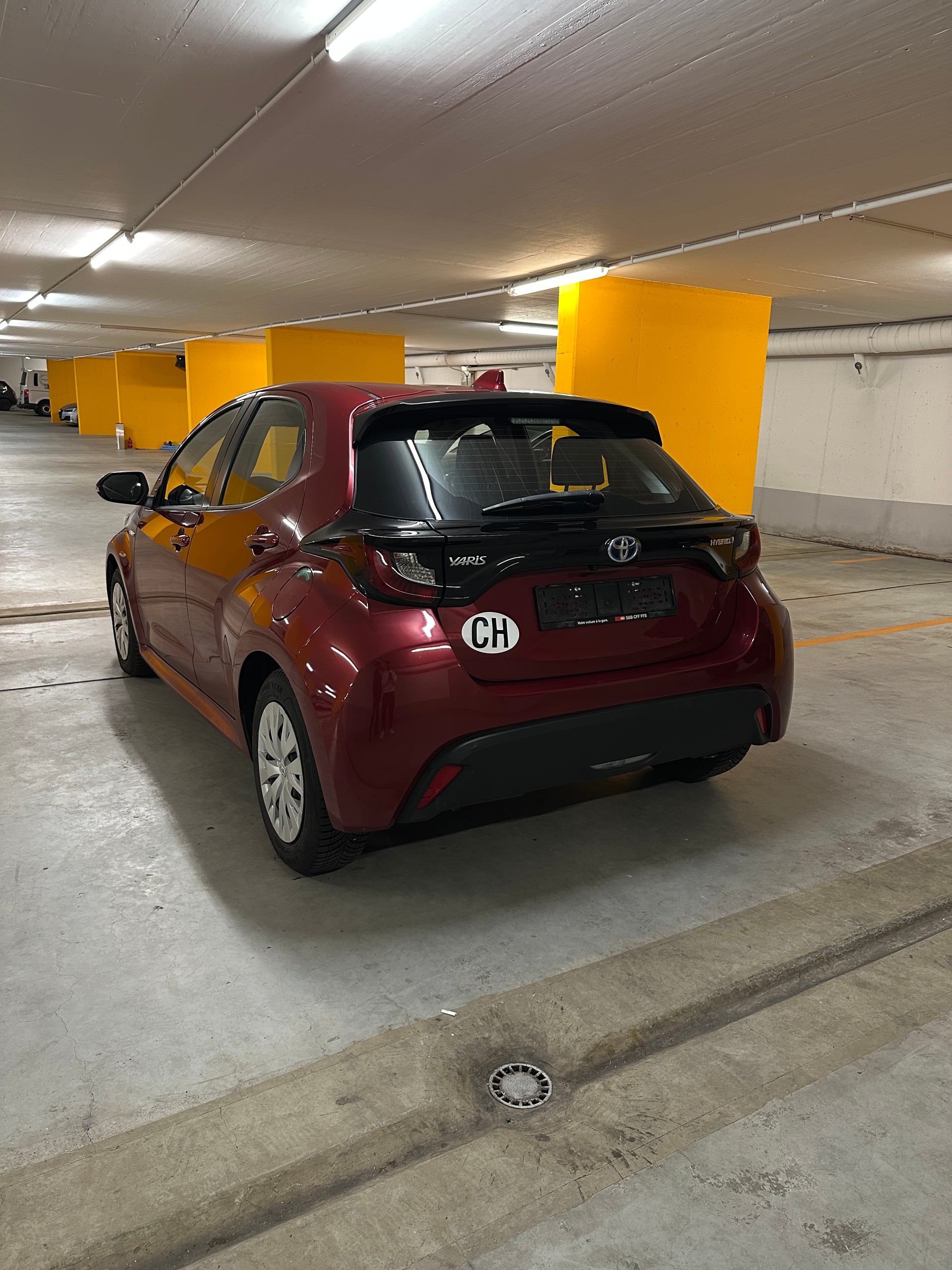 TOYOTA Yaris 1.5 Active e-CVT-image-2