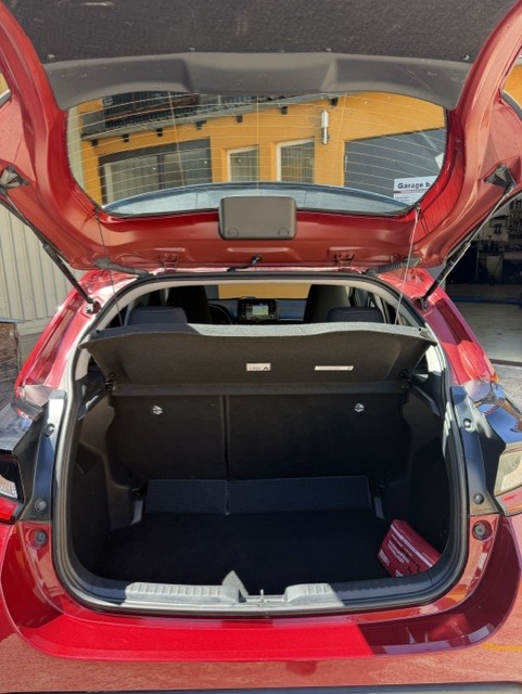 TOYOTA Yaris 1.5 Active e-CVT-image-5