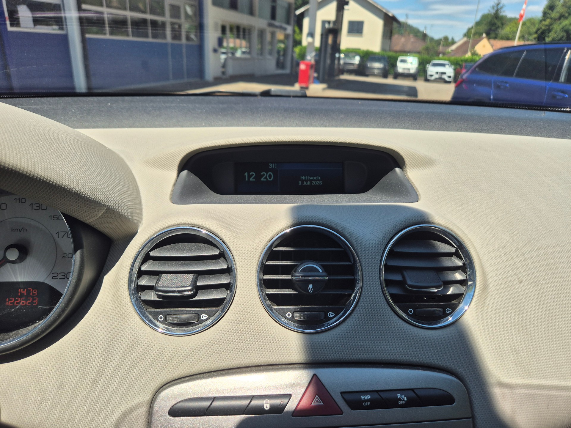 PEUGEOT 308 1.6 16V T XSI Automatic-image-17