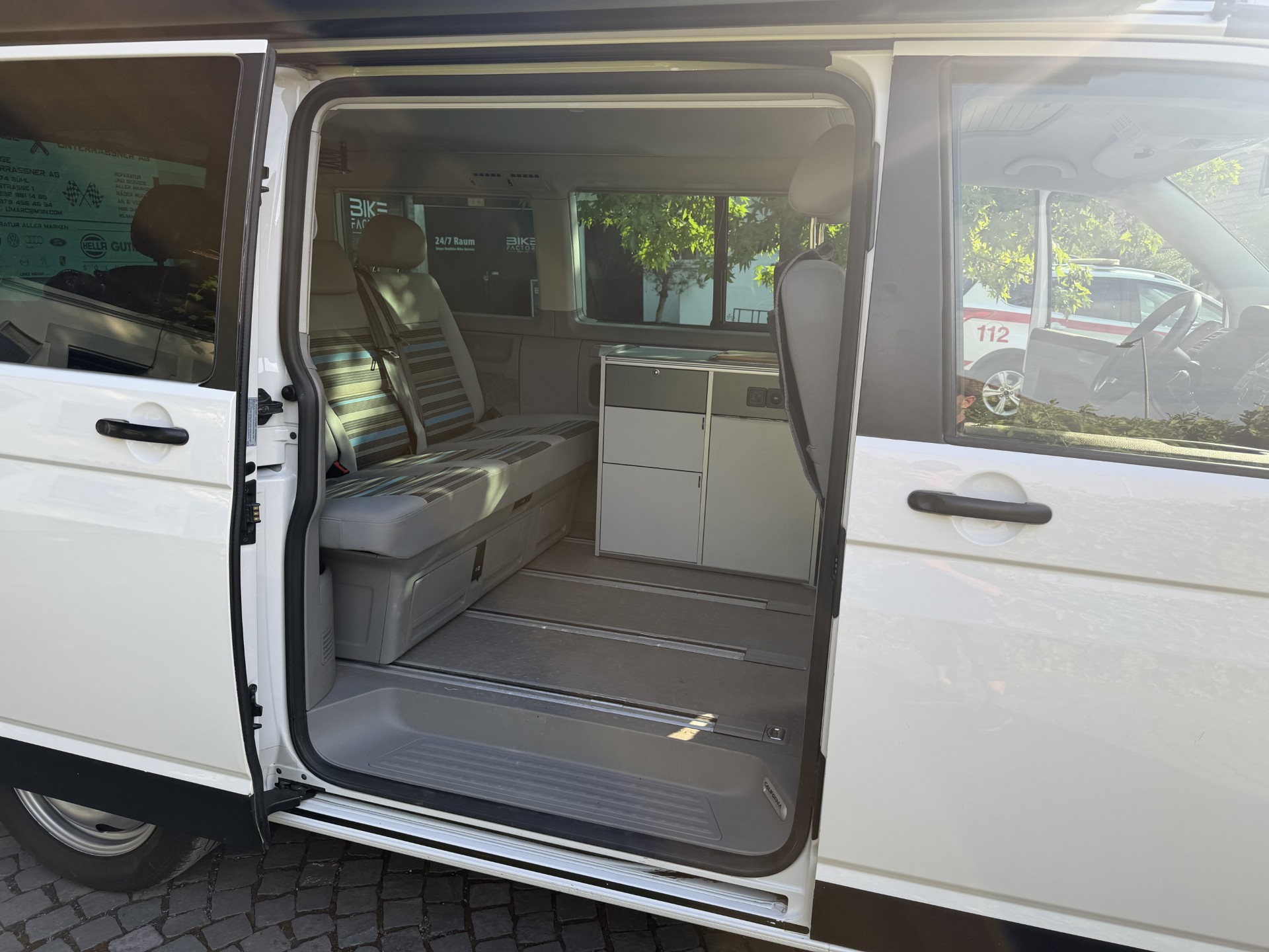 VW T5 California 2.0 TDI Beach 4Motion-image-9
