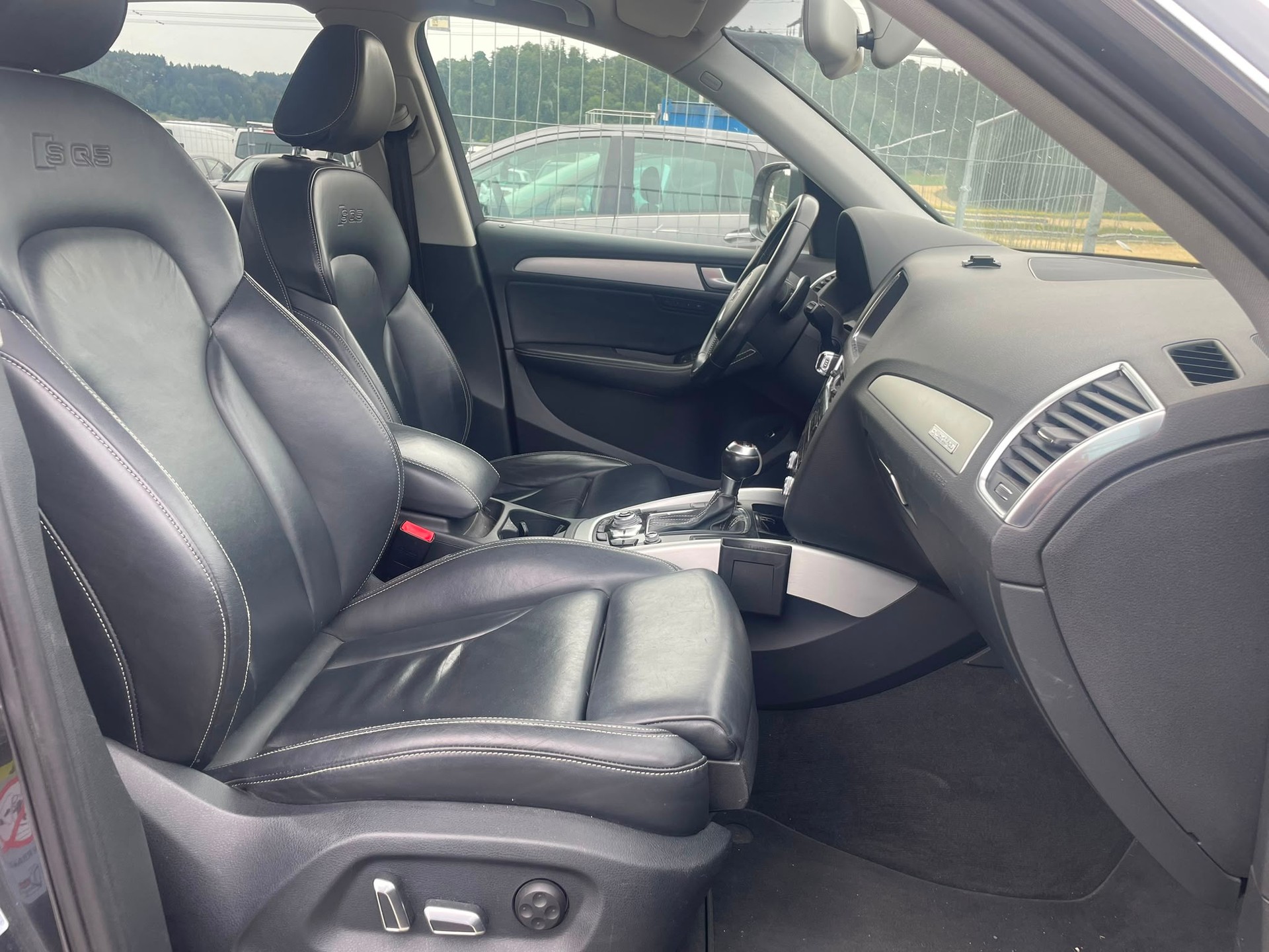 AUDI SQ5 3.0 TDI quattro tiptronic-image-9