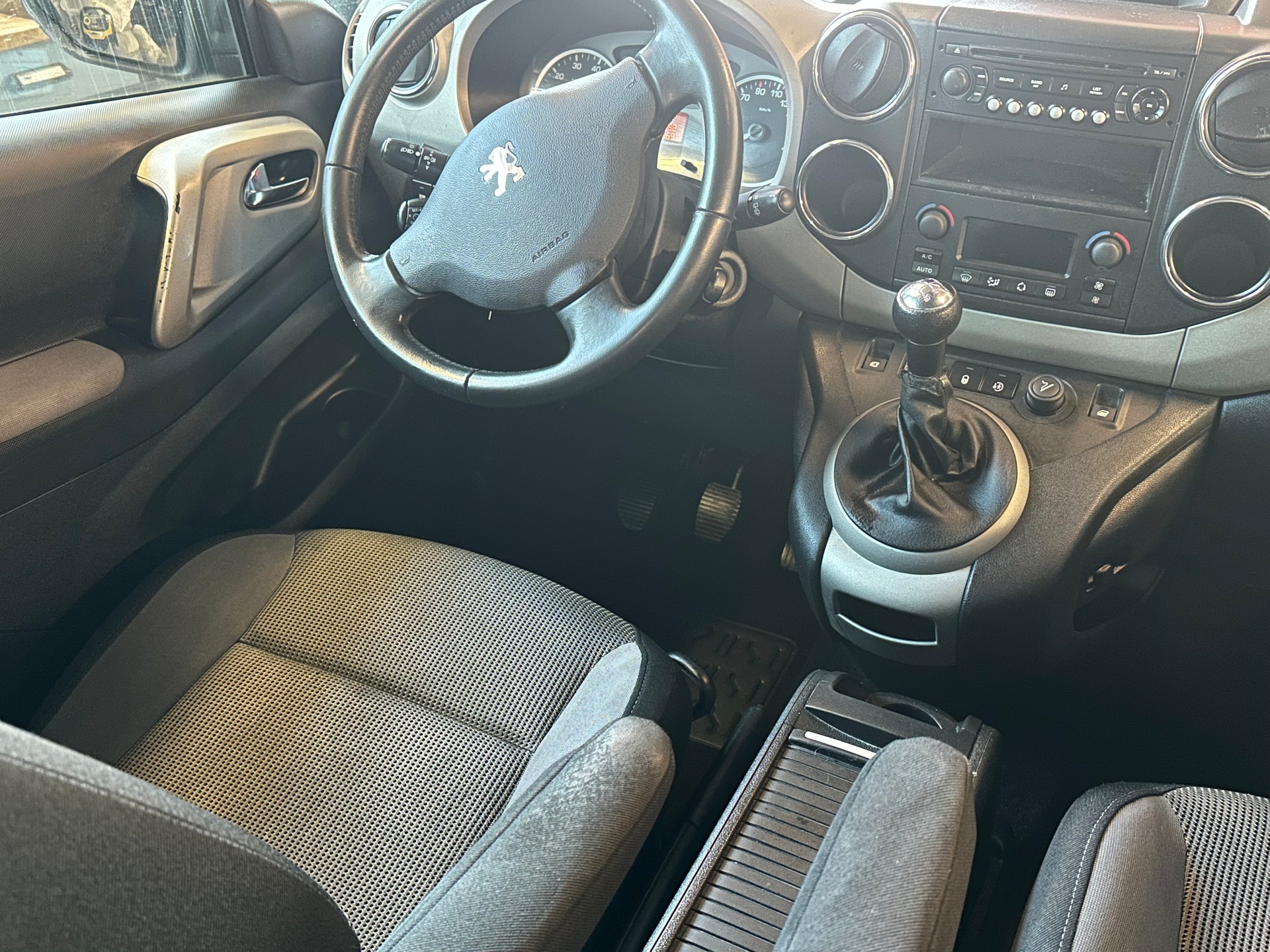 PEUGEOT Partner 1.6 Trendy Clim (Pack)-image-10