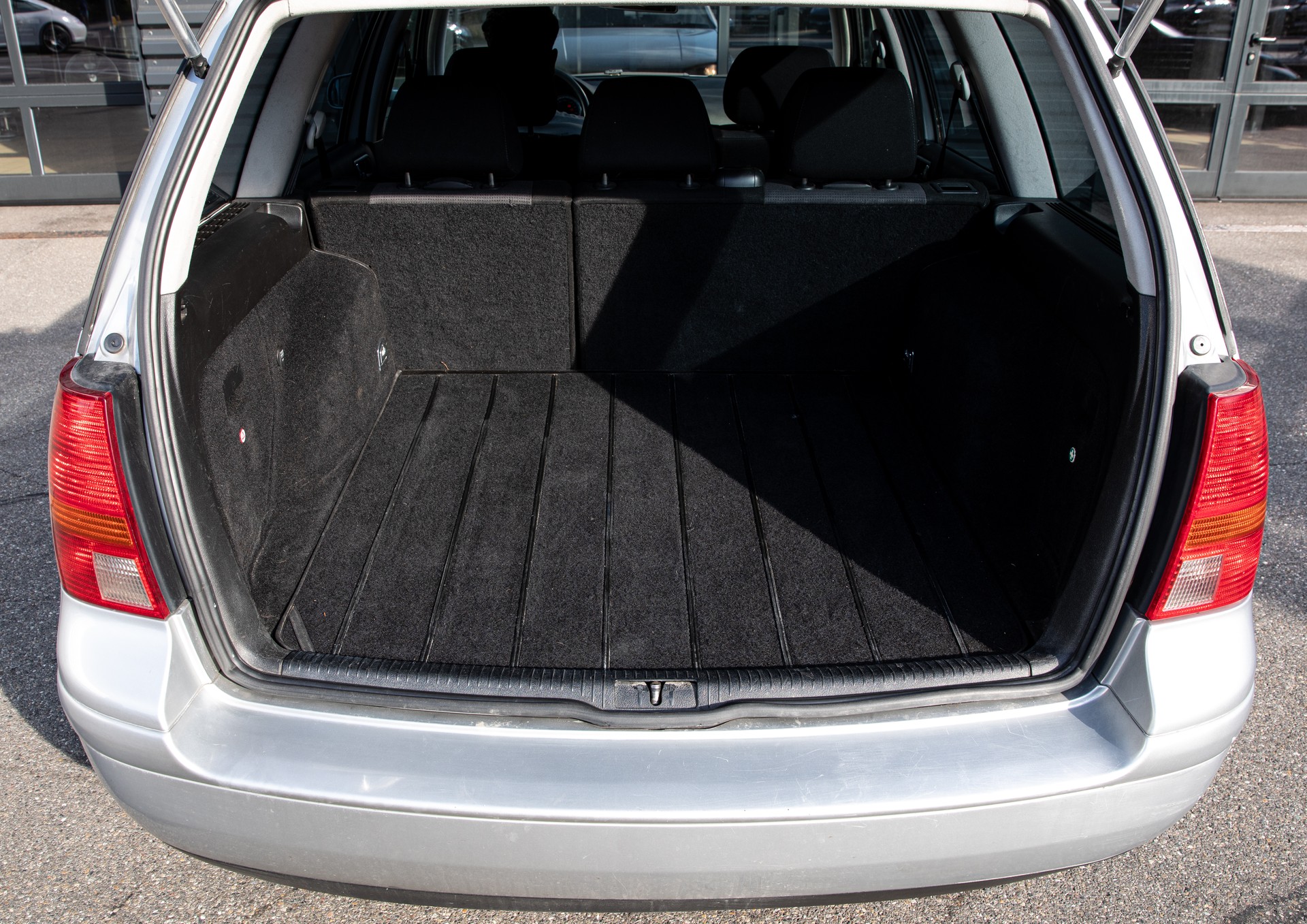 VW Golf Variant 1.9 TDI PD 4Motion-image-5
