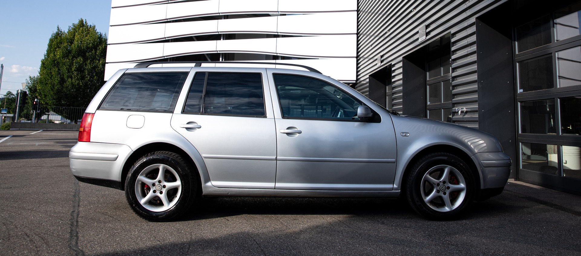 VW Golf Variant 1.9 TDI PD 4Motion-image-3