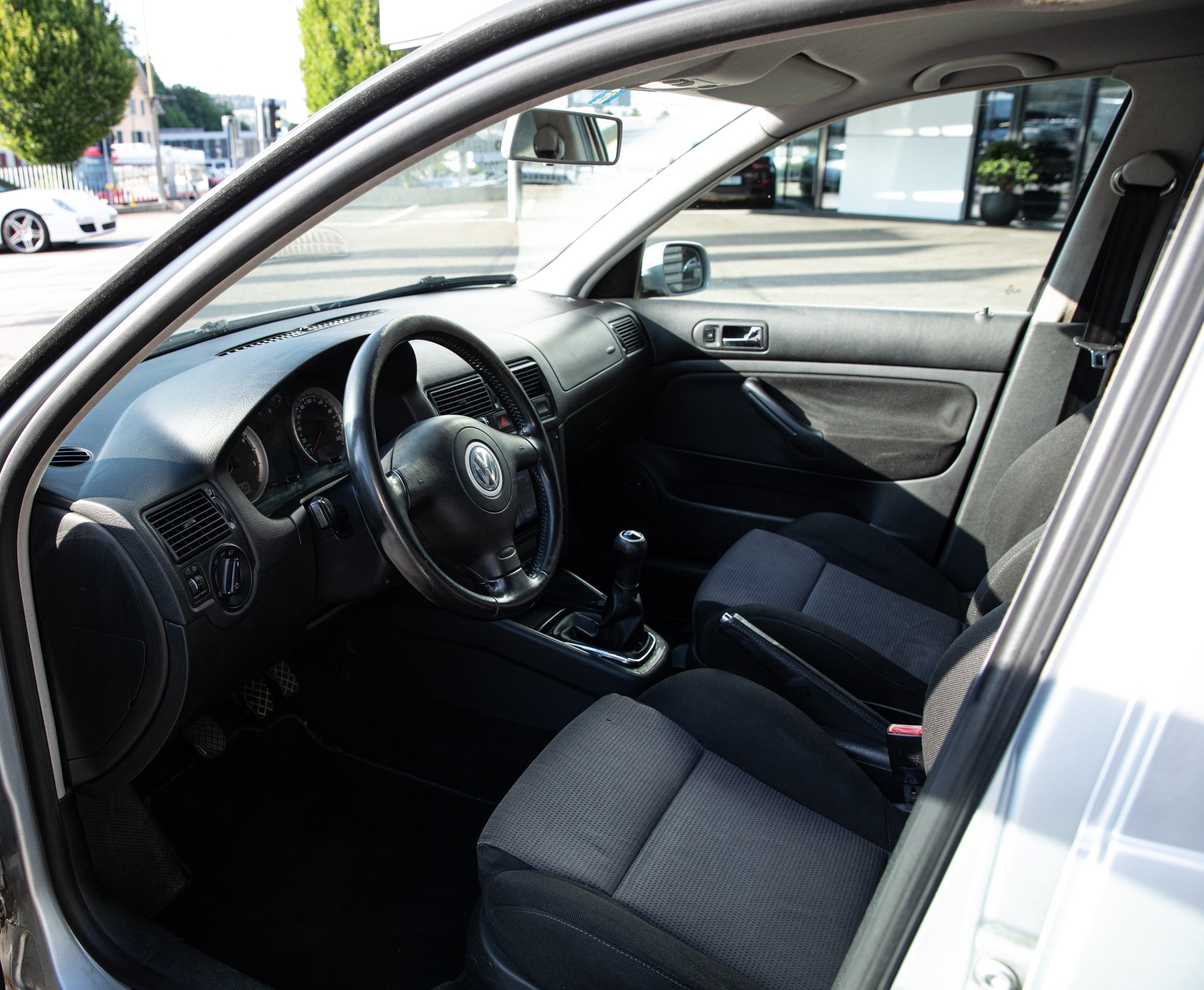 VW Golf Variant 1.9 TDI PD 4Motion-image-6