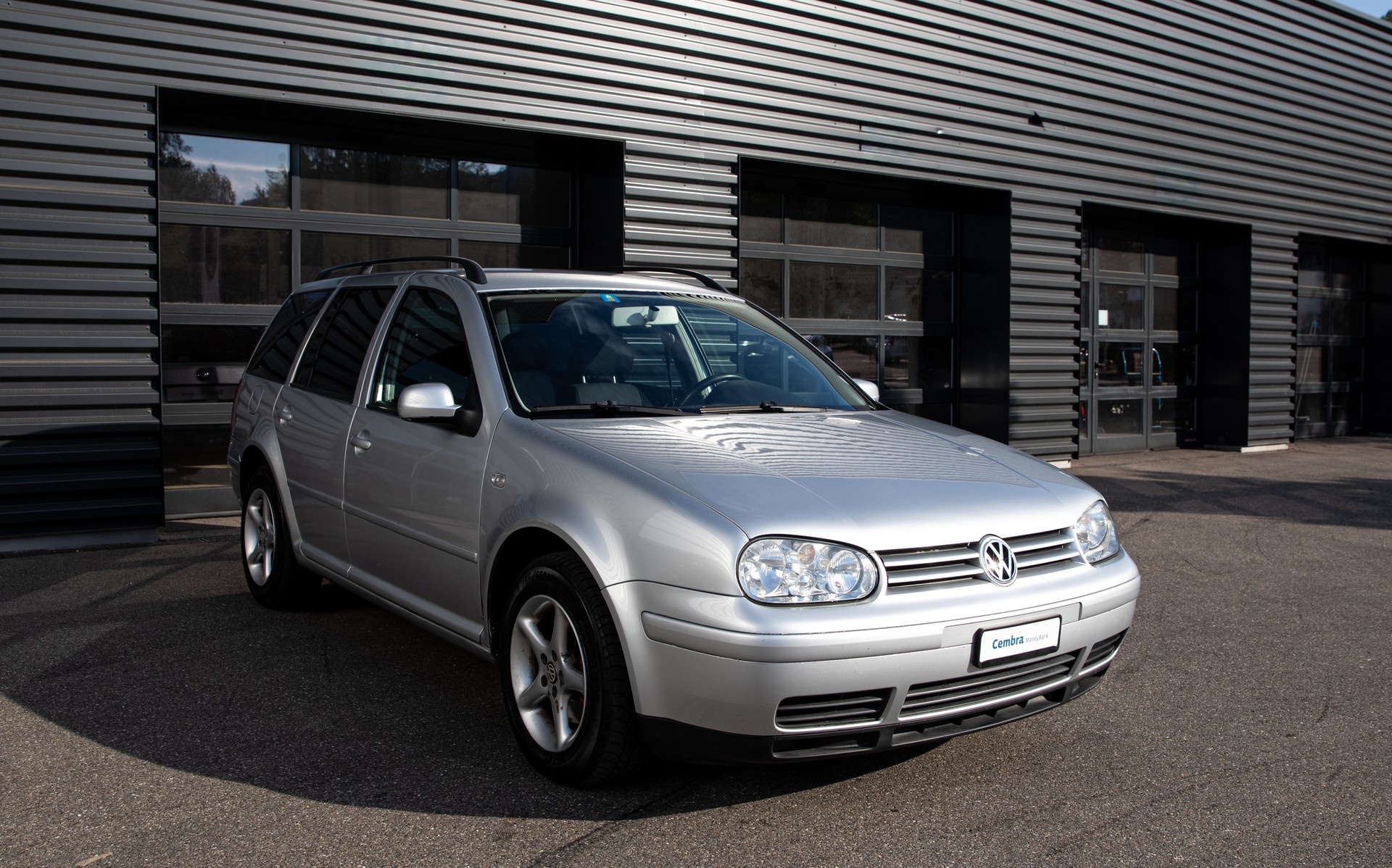 VW Golf Variant 1.9 TDI PD 4Motion-image-2