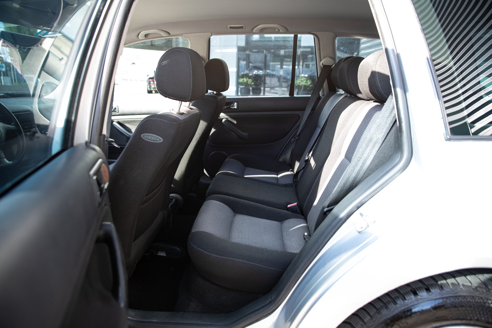 VW Golf Variant 1.9 TDI PD 4Motion-image-9