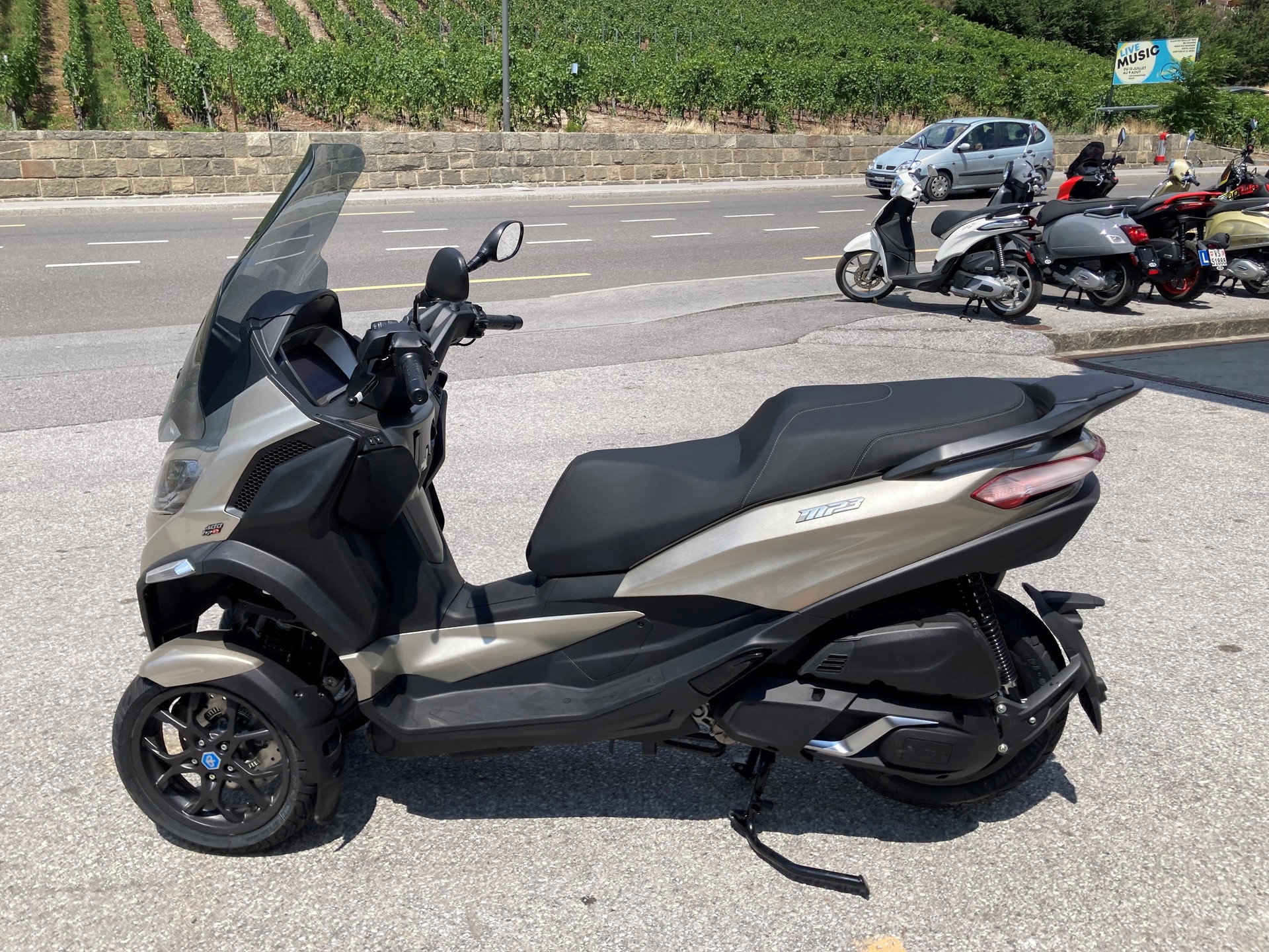 PIAGGIO MP3 400 RST-showroom-element-1