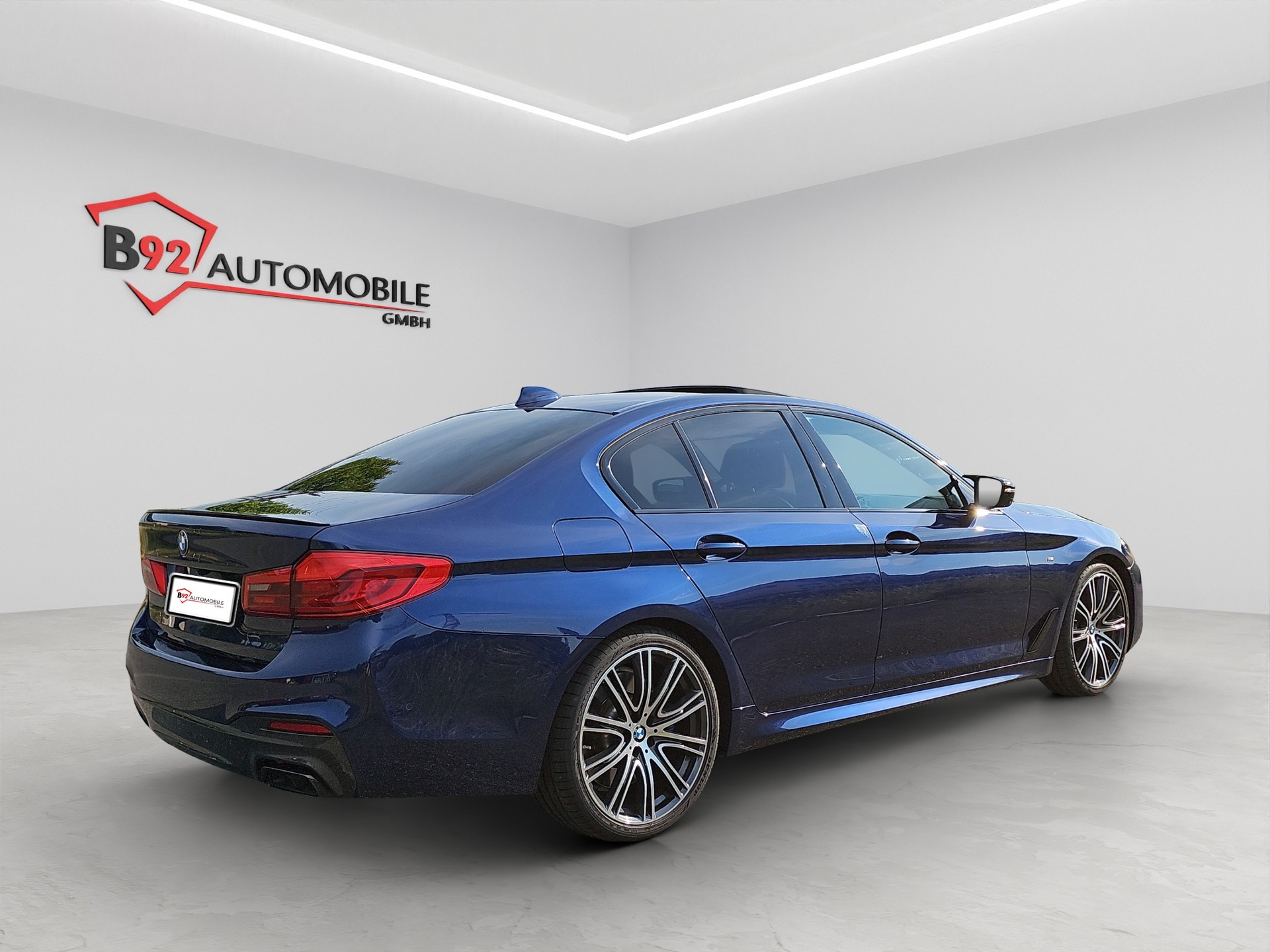 BMW M550i xDrive Steptronic-image-4