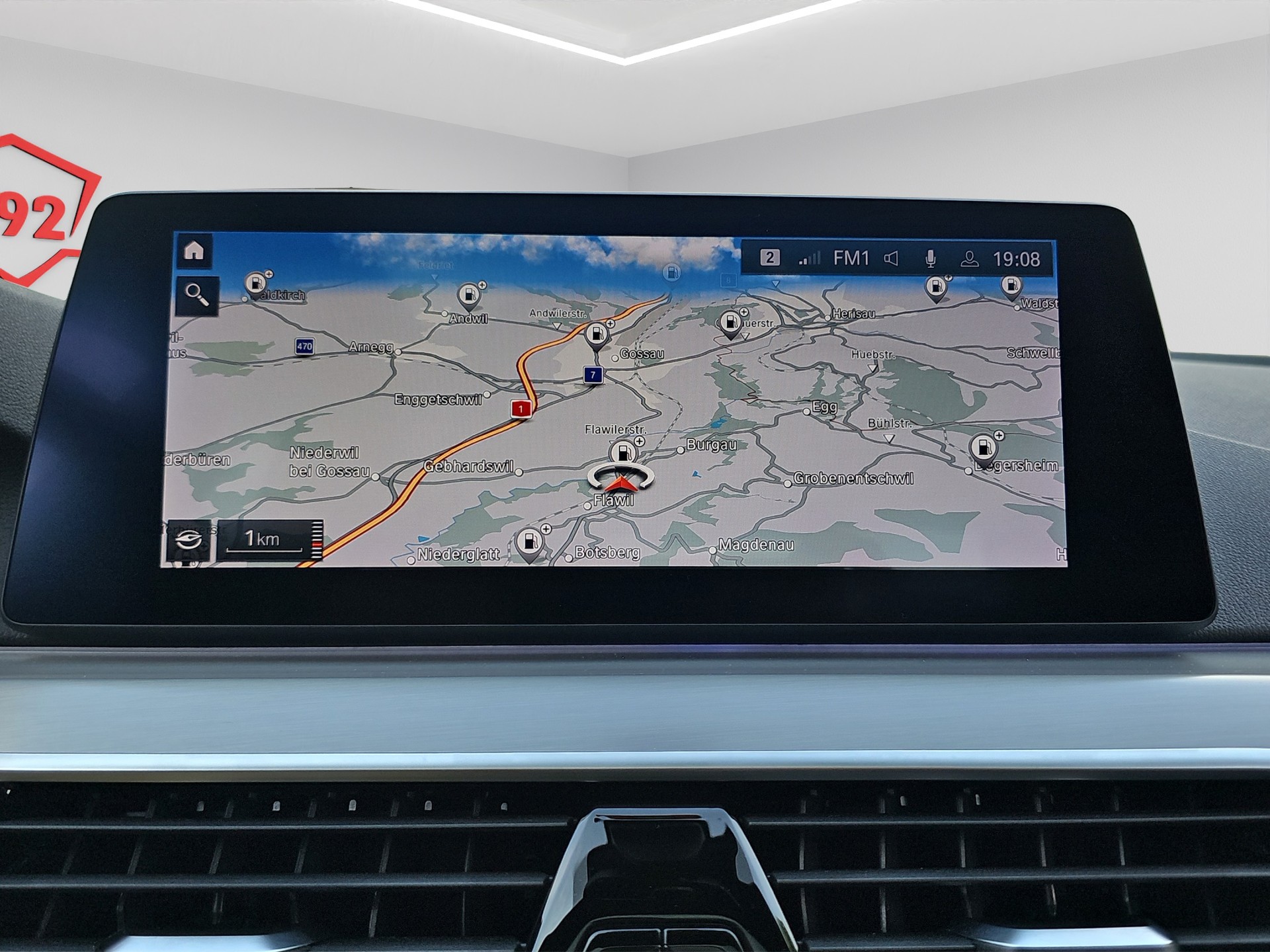 BMW M550i xDrive Steptronic-image-17