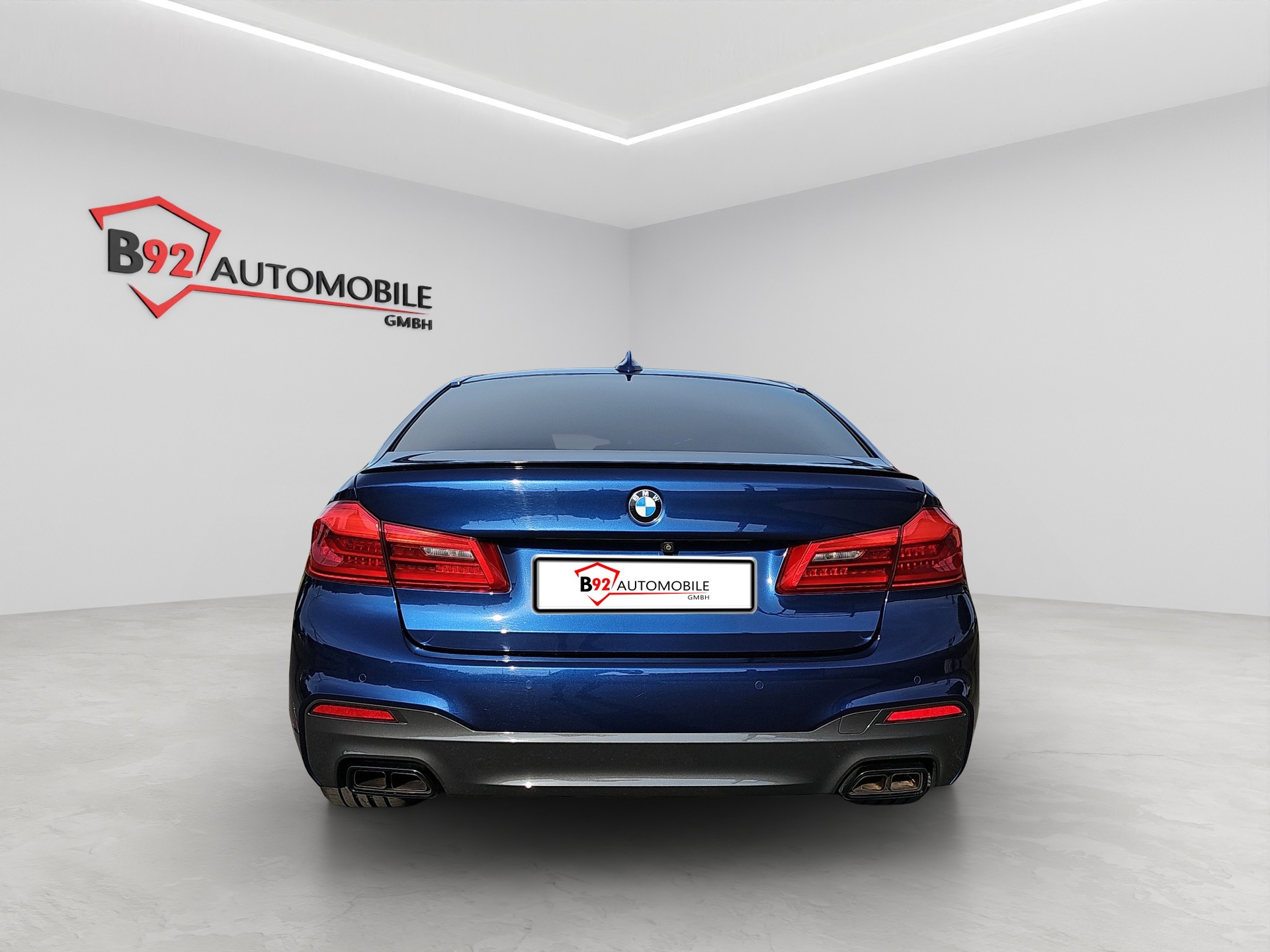 BMW M550i xDrive Steptronic-showroom-element-3