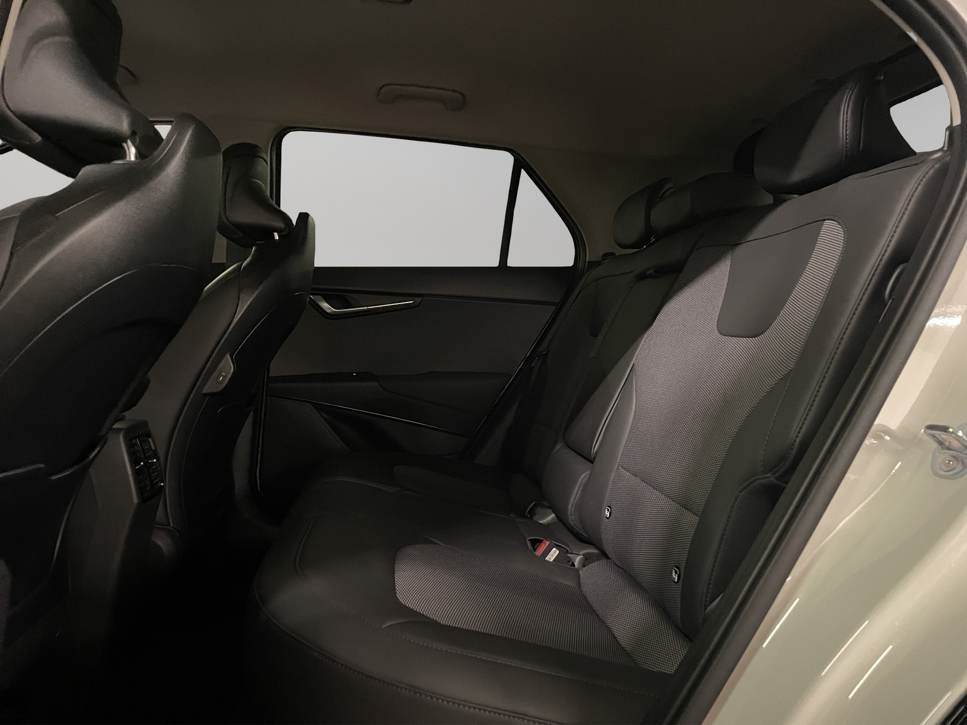 KIA Niro 1.6 GDi Plug-in Hybrid Power Edition-image-7