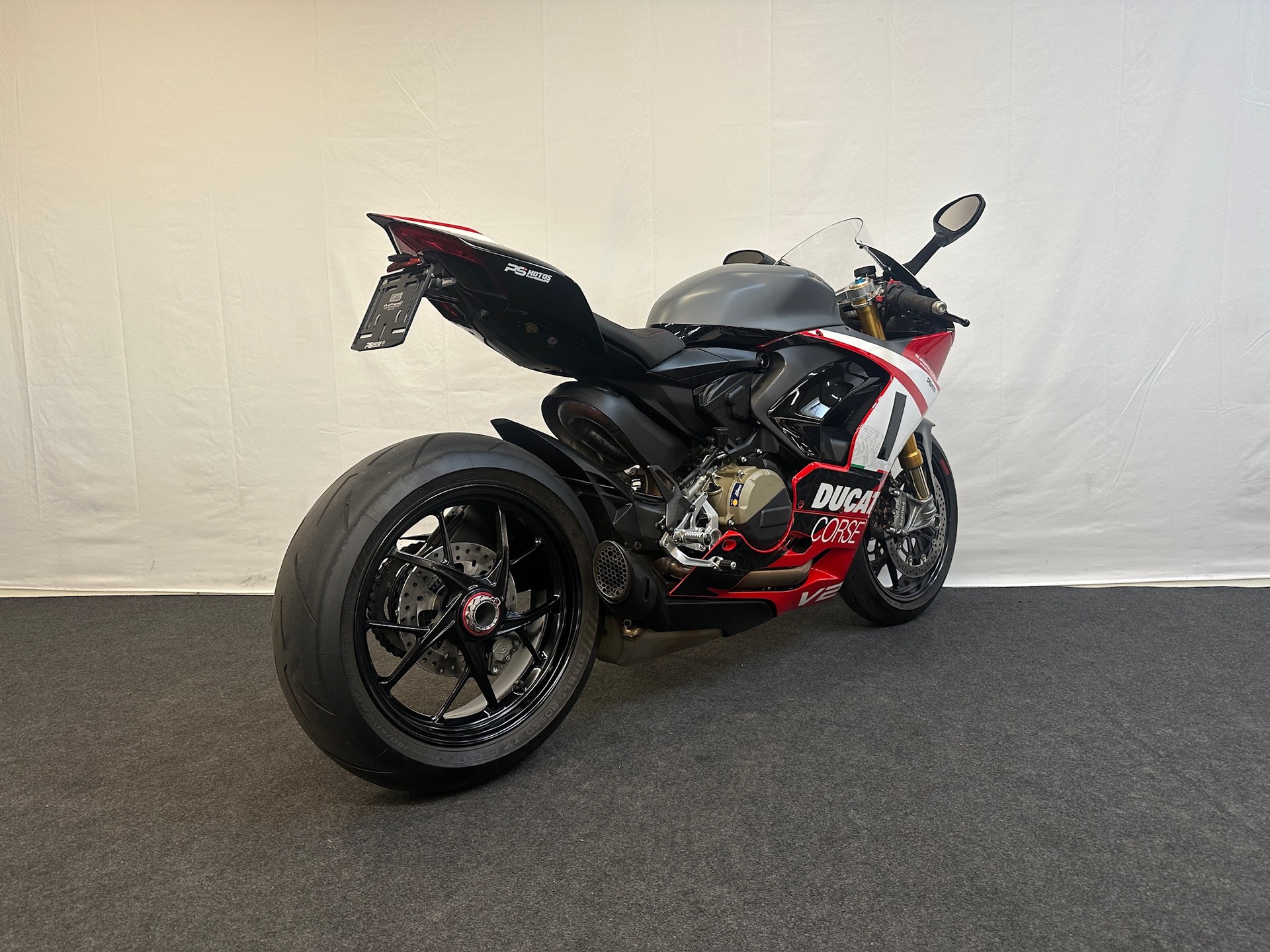 DUCATI Panigale V2 Superquadro Final Edition-image-6