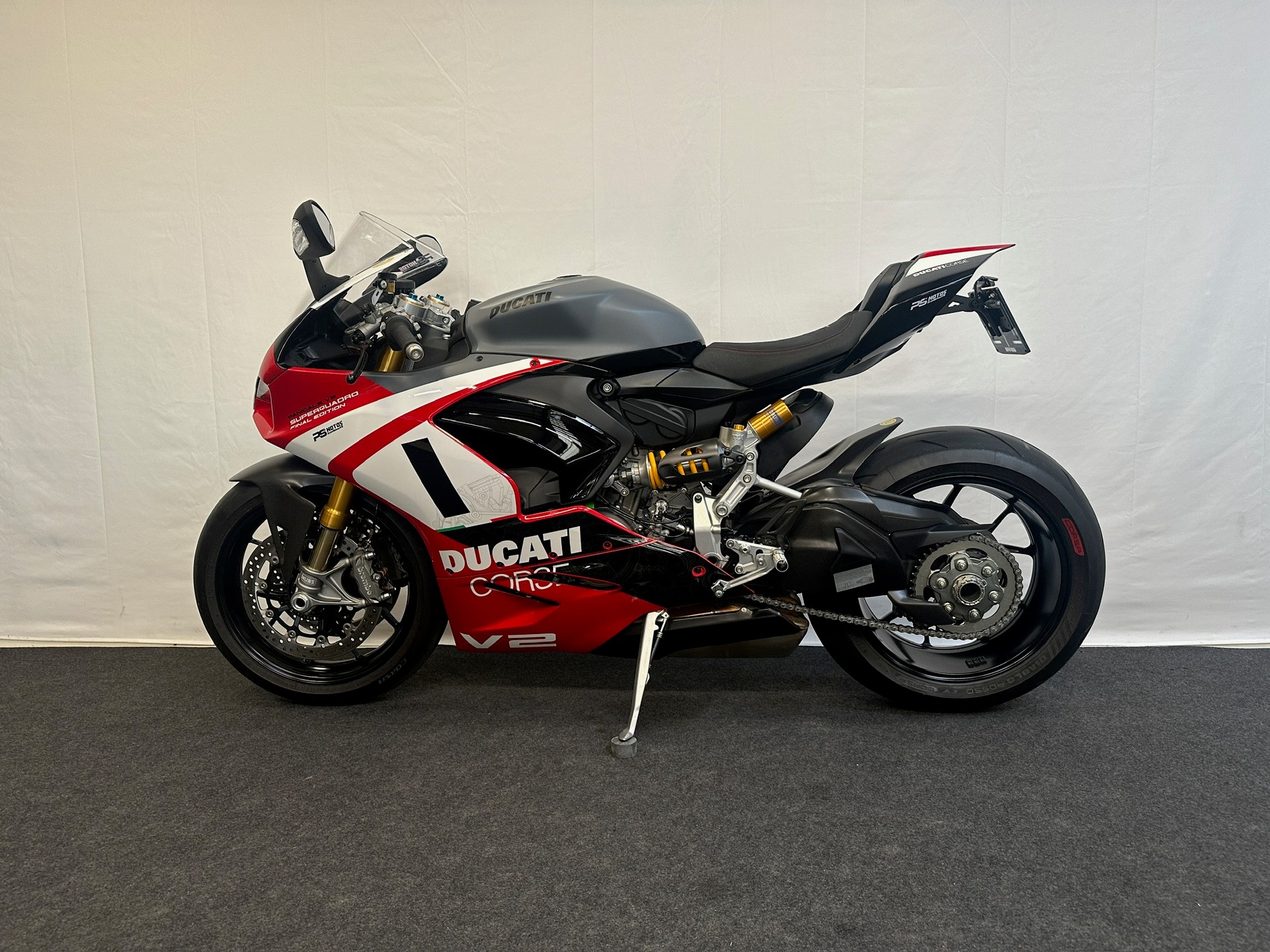 DUCATI Panigale V2 Superquadro Final Edition-image-4