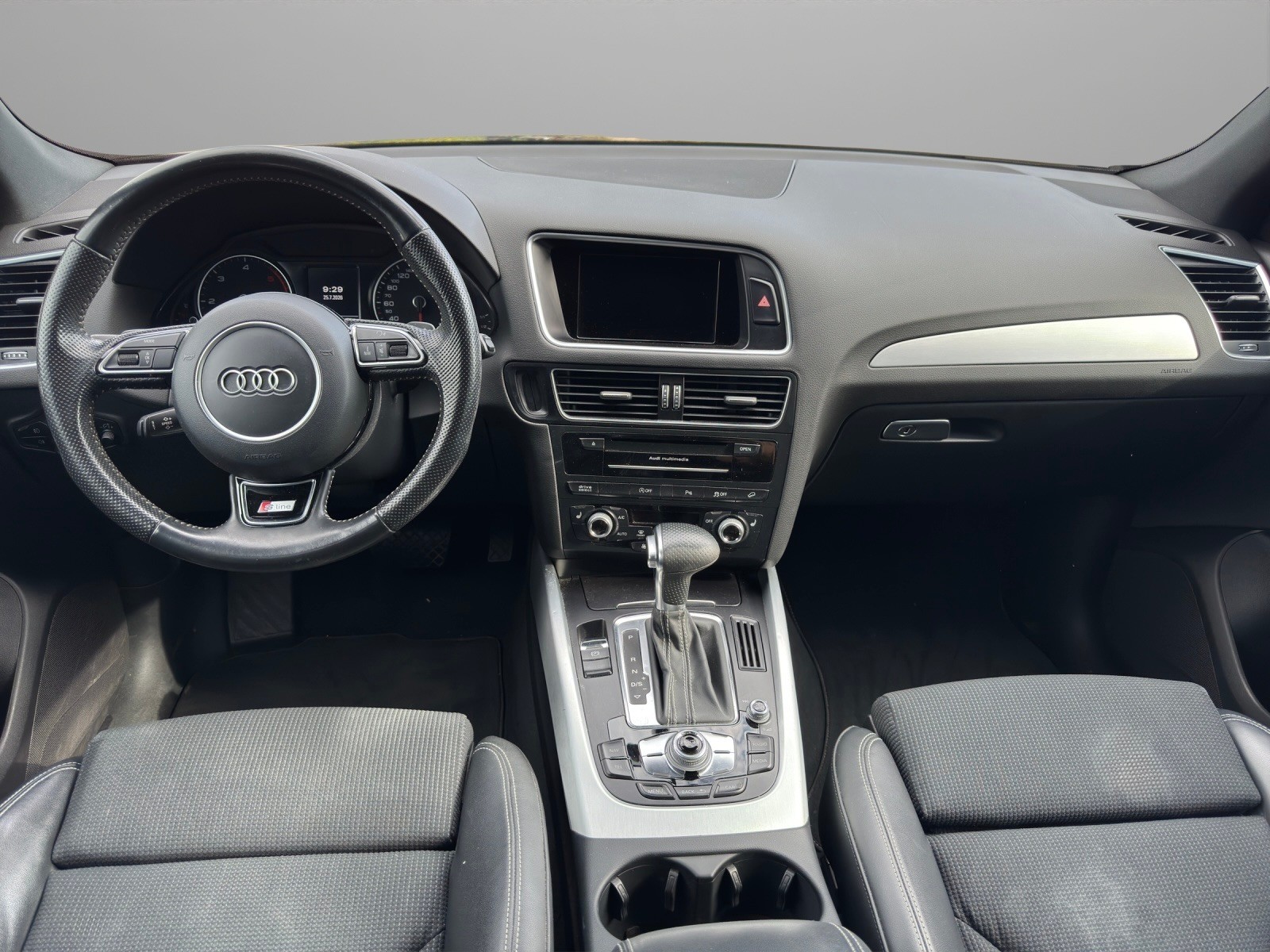 AUDI Q5 2.0 TDI S-tronic-image-8