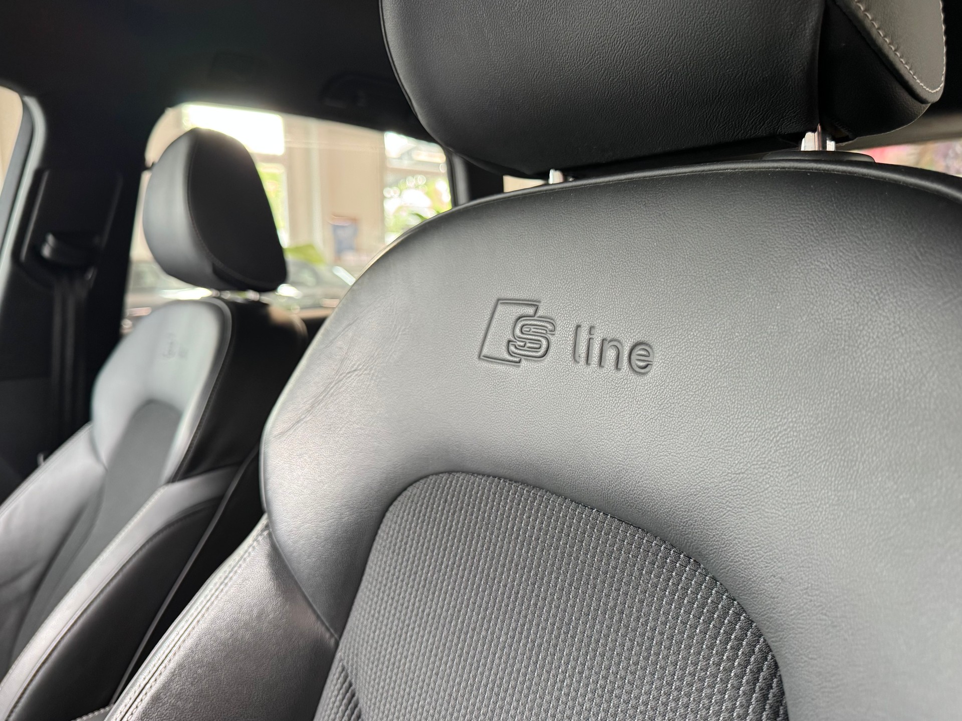 AUDI Q5 2.0 TDI S-tronic-image-19