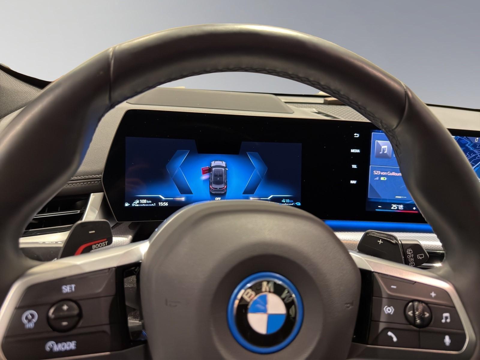 BMW X1 30e xDrive paddles-image-13