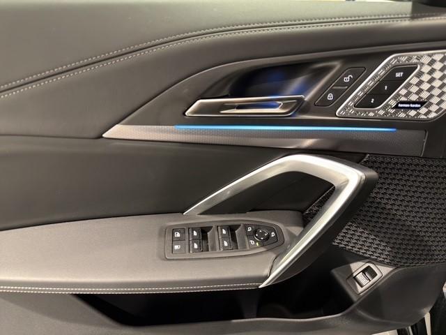 BMW X1 30e xDrive paddles-image-9