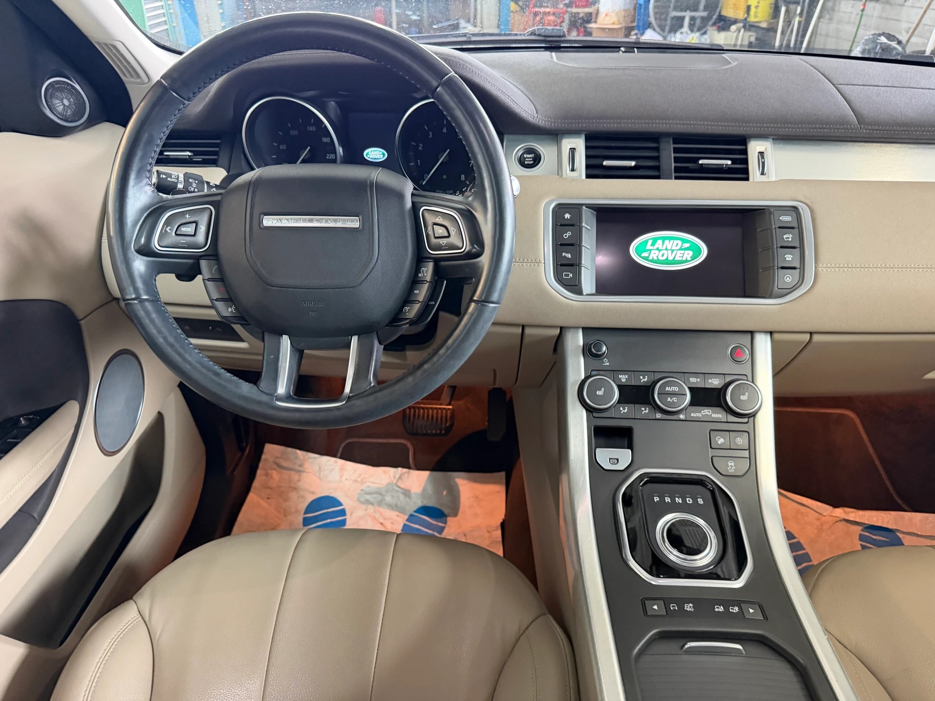 LAND ROVER Range Rover Evoque 2.0 Si4 SE AT9 | CH-Auto | Ab MFK 03.2026 | Pano Dach-image-13