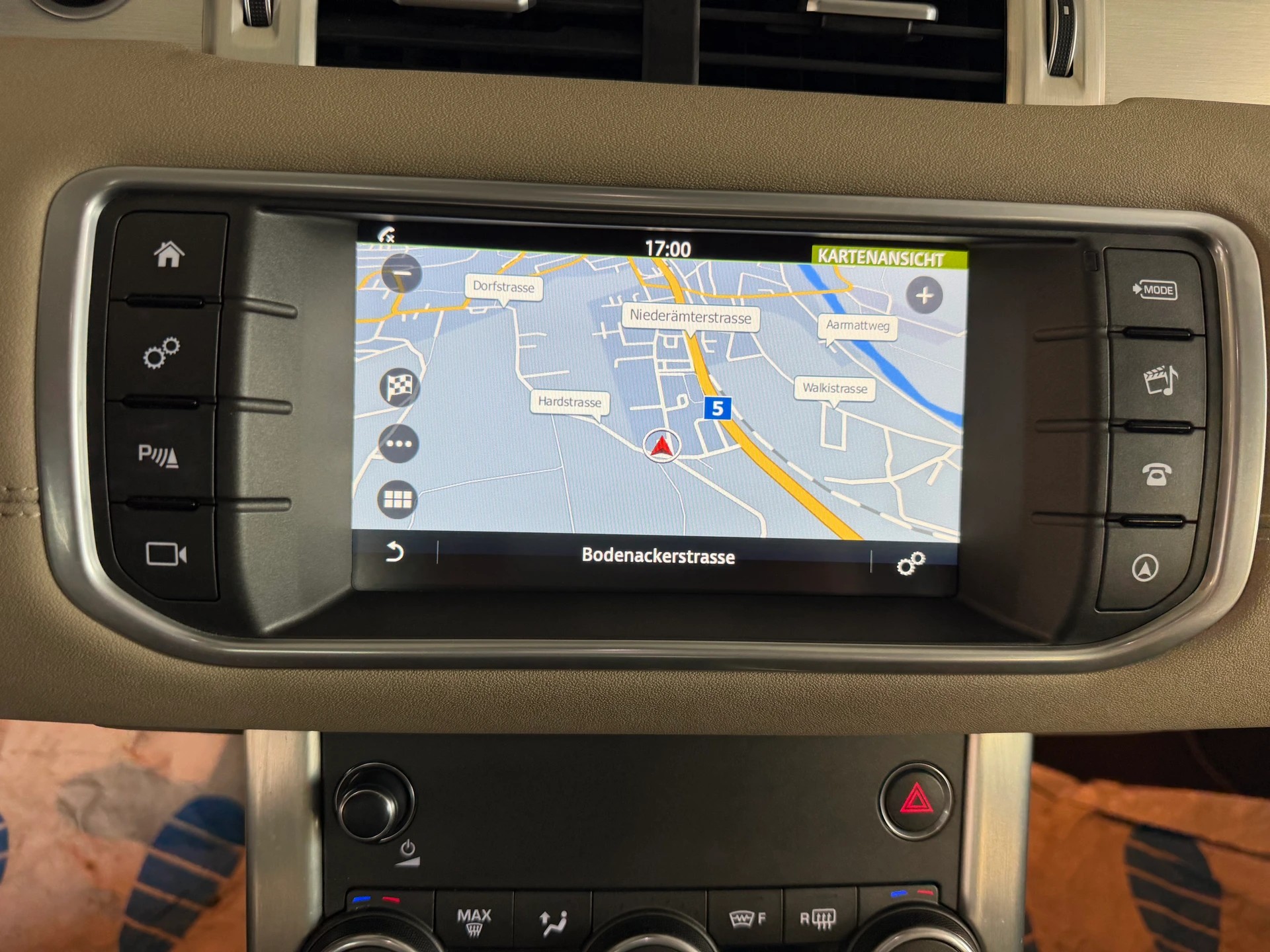 LAND ROVER Range Rover Evoque 2.0 Si4 SE AT9 | CH-Auto | Ab MFK 03.2026 | Pano Dach-image-15