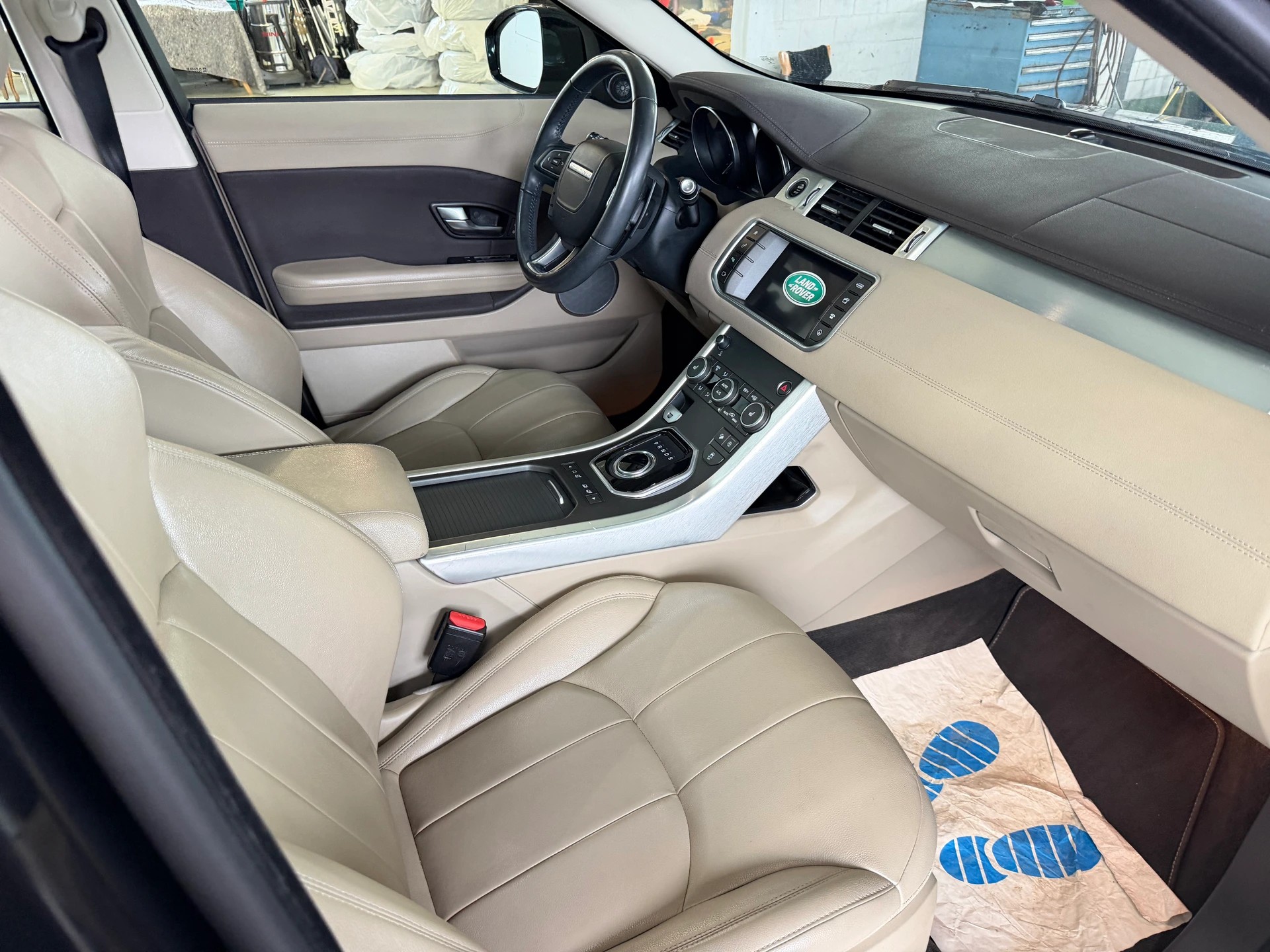 LAND ROVER Range Rover Evoque 2.0 Si4 SE AT9 | CH-Auto | Ab MFK 03.2026 | Pano Dach-image-8
