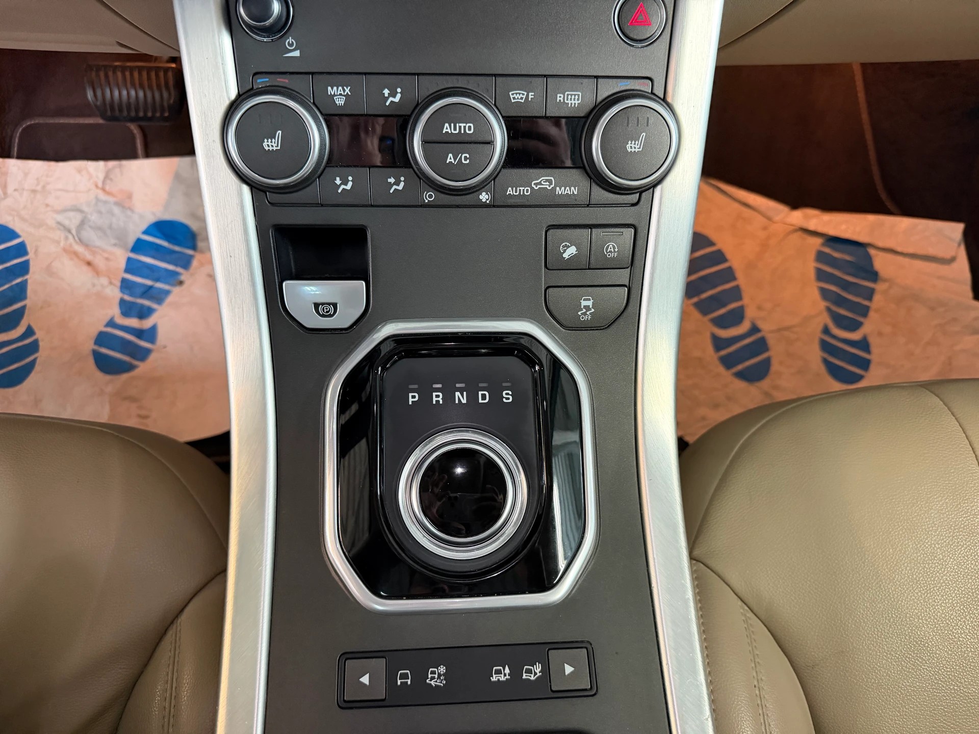 LAND ROVER Range Rover Evoque 2.0 Si4 SE AT9 | CH-Auto | Ab MFK 03.2026 | Pano Dach-image-14