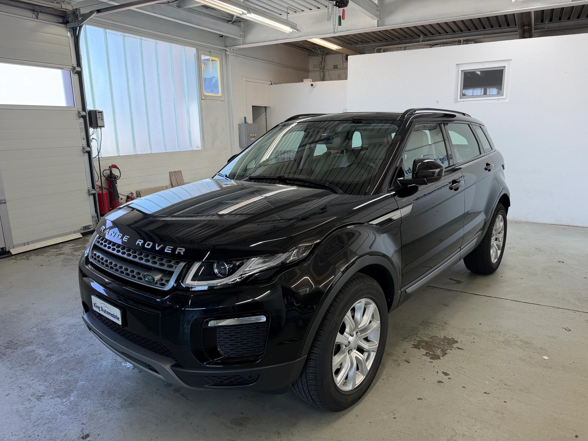 LAND ROVER Range Rover Evoque 2.0 Si4 SE AT9 | CH-Auto | Ab MFK 03.2026 | Pano Dach-image-1