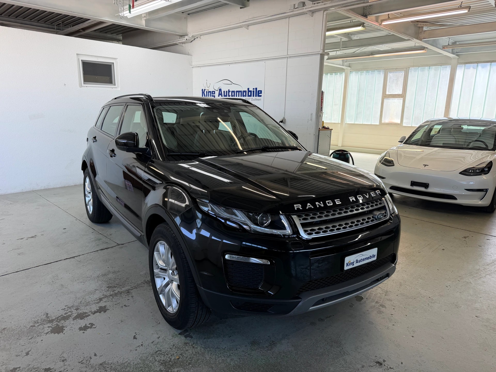LAND ROVER Range Rover Evoque 2.0 Si4 SE AT9 | CH-Auto | Ab MFK 03.2026 | Pano Dach-image-3
