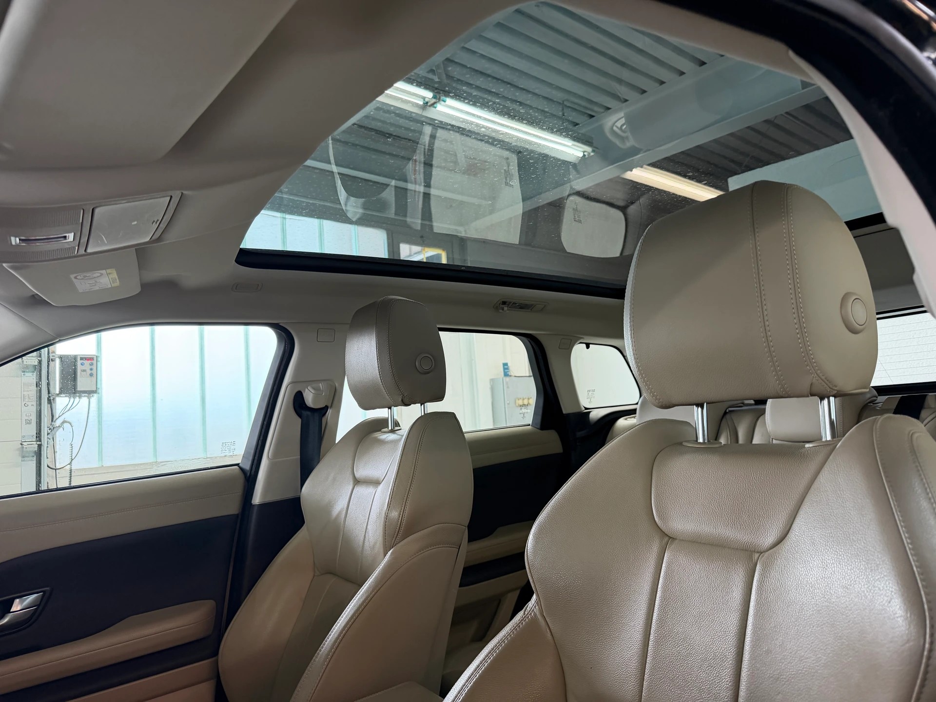 LAND ROVER Range Rover Evoque 2.0 Si4 SE AT9 | CH-Auto | Ab MFK 03.2026 | Pano Dach-image-11