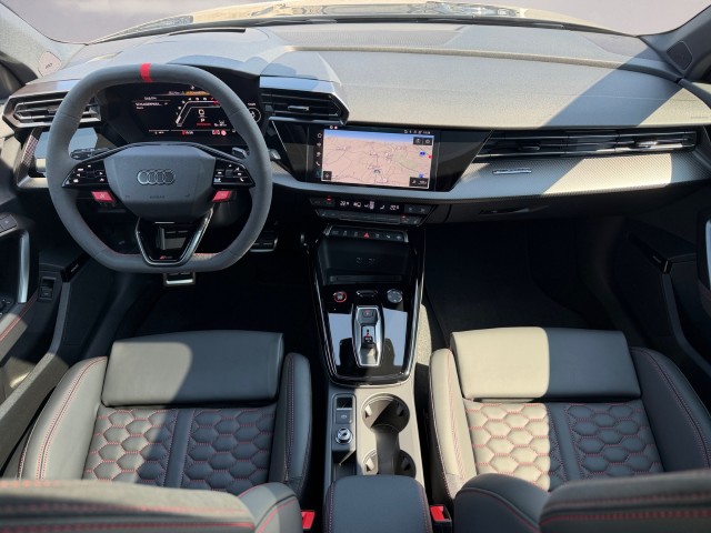 AUDI RS3 Sportback 2.5 TSI quattro S-tronic-image-11