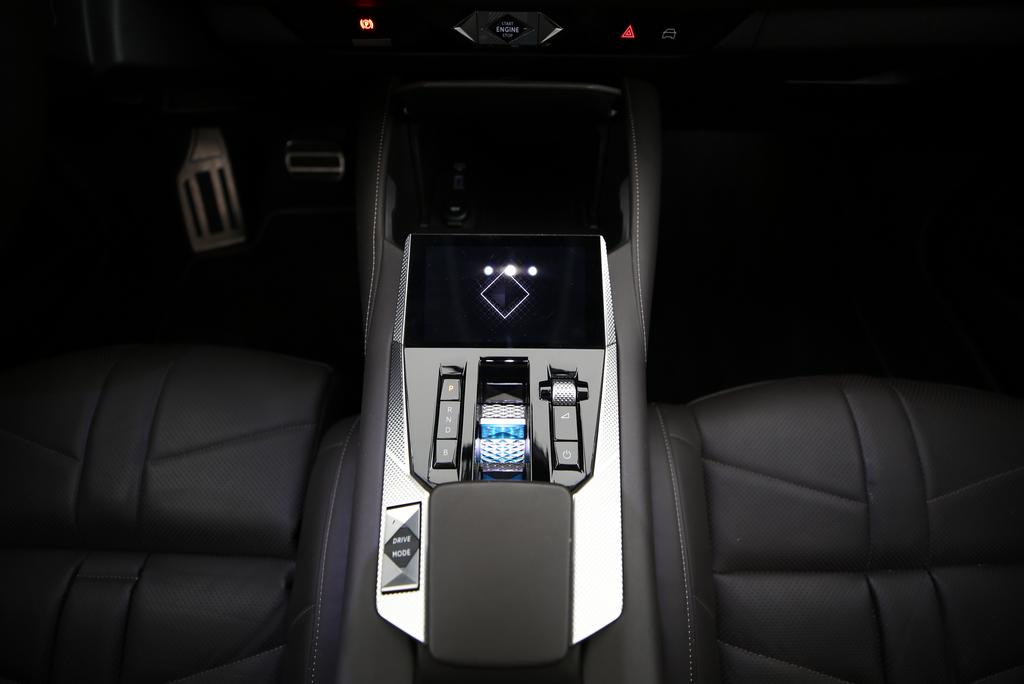 DS AUTOMOBILES 4 1.6 E-Tense La Première-image-6