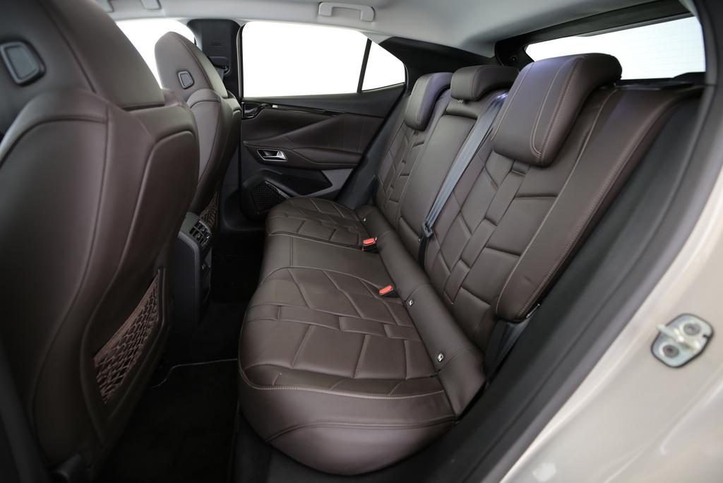 DS AUTOMOBILES 4 1.6 E-Tense La Première-image-8