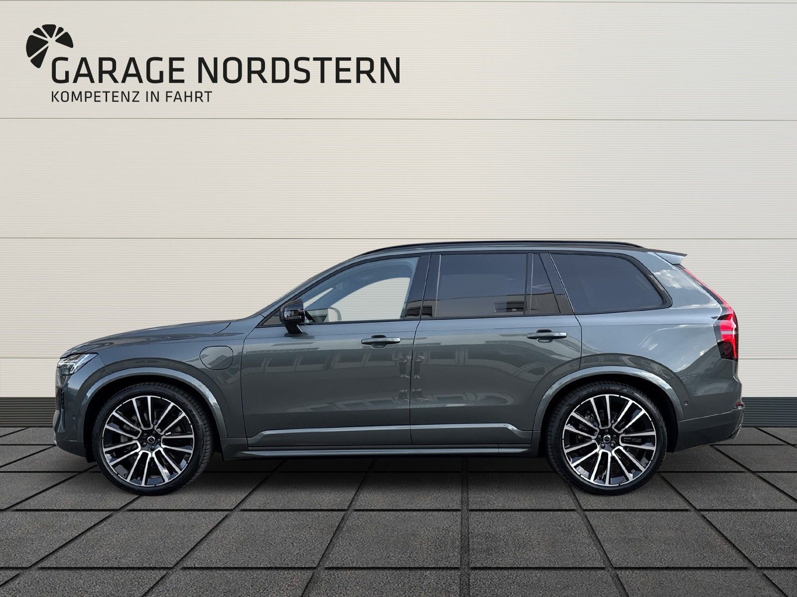 VOLVO XC90 2.0 T8 TE Ultra Dark eAWD-showroom-element-1