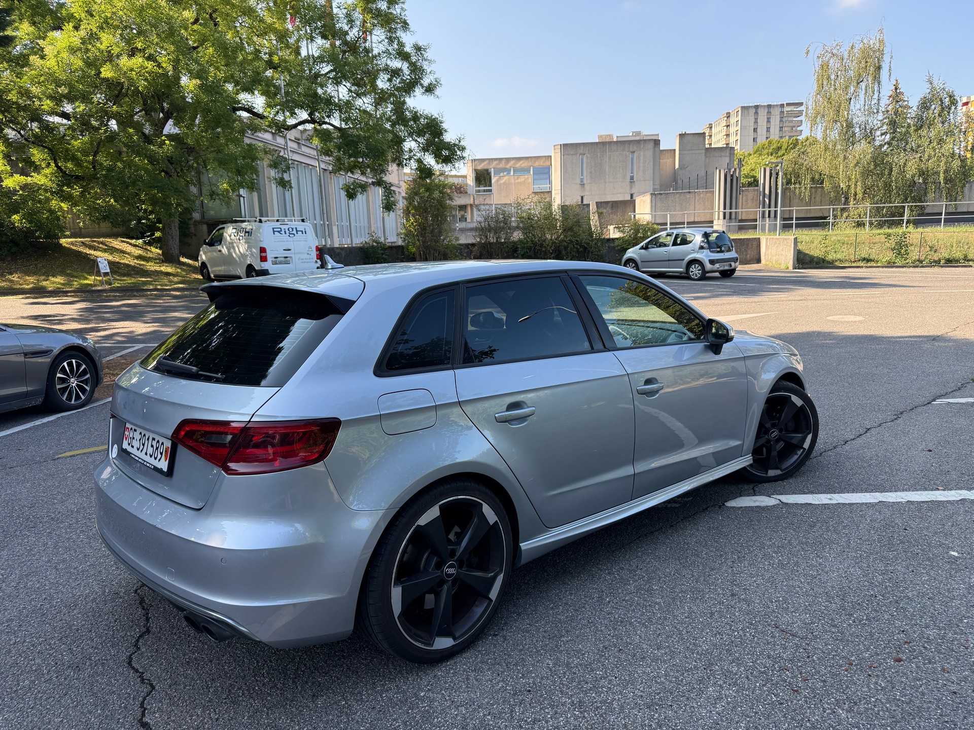 AUDI S3 Sportback S-Line 2.0 TFSI quattro S-tronic-image-18