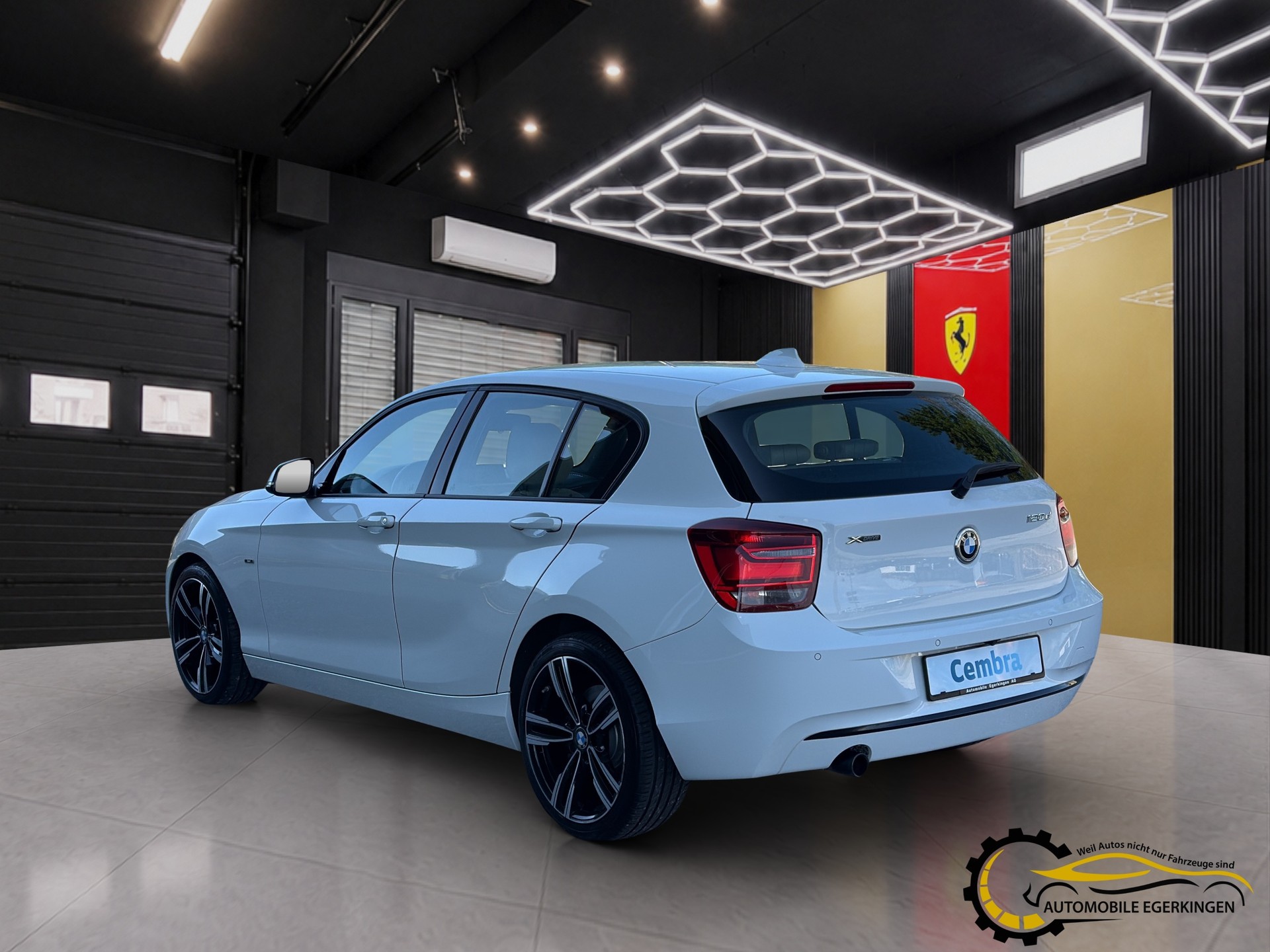 BMW 120d xDrive Sport Line-image-6