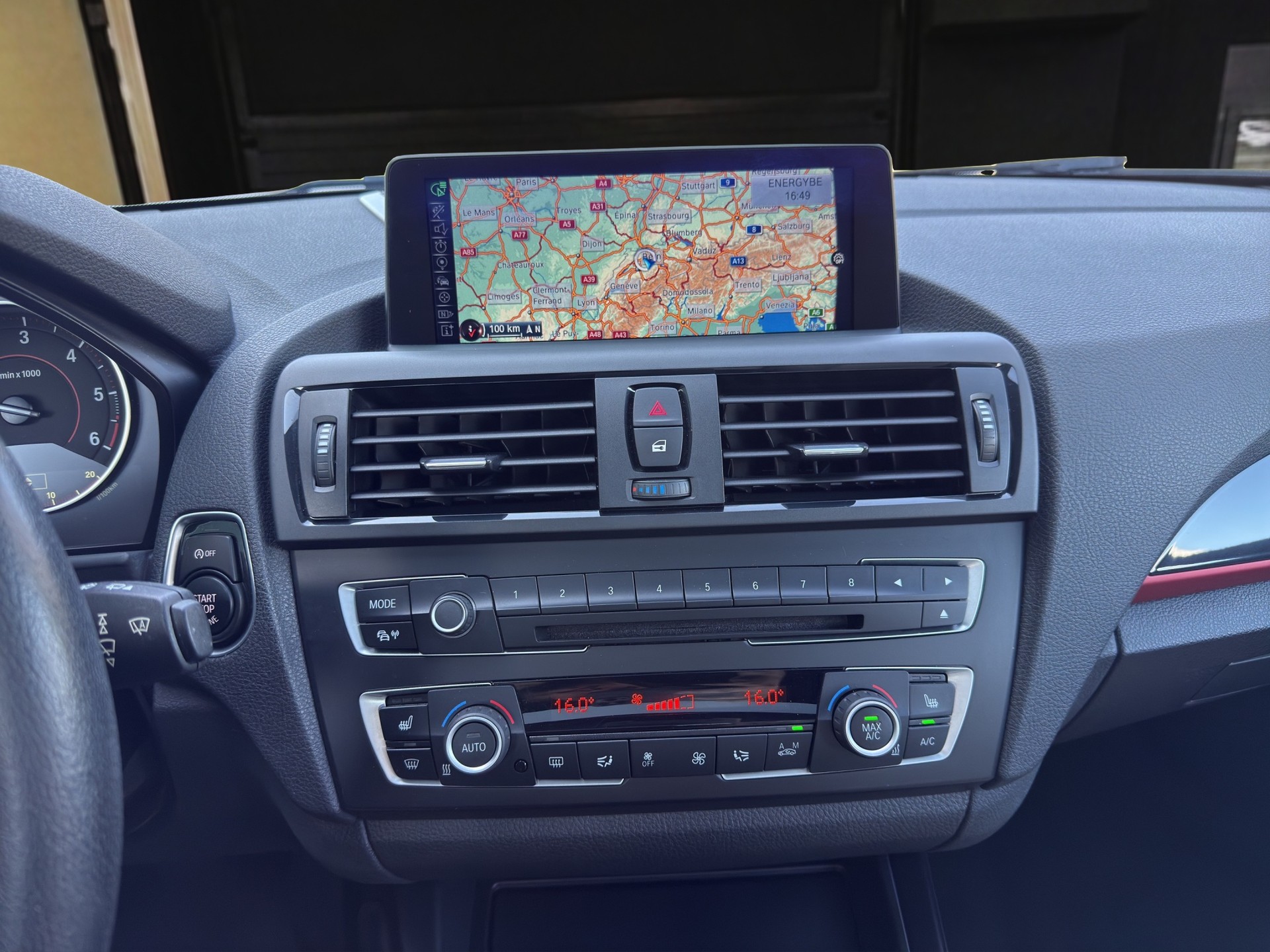 BMW 120d xDrive Sport Line-image-15