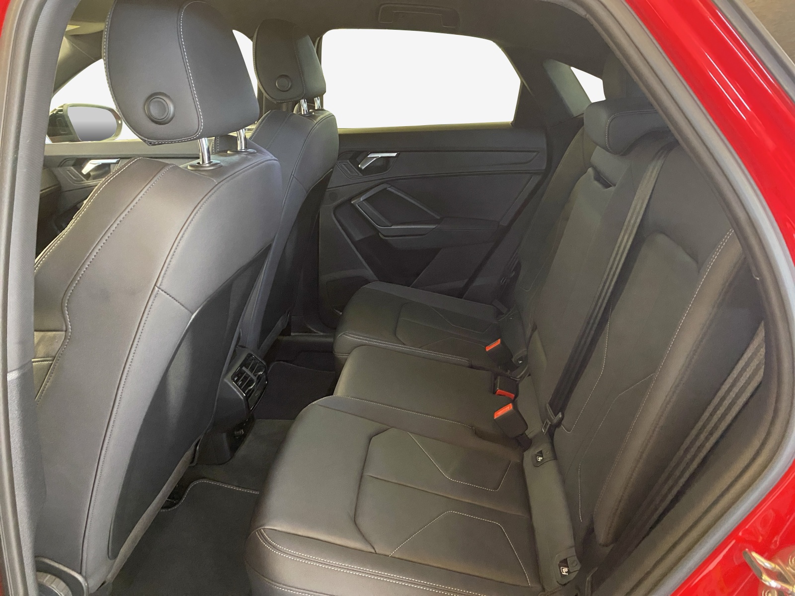 AUDI Q3 Sportback 35 TFSI S line S-tronic-image-11