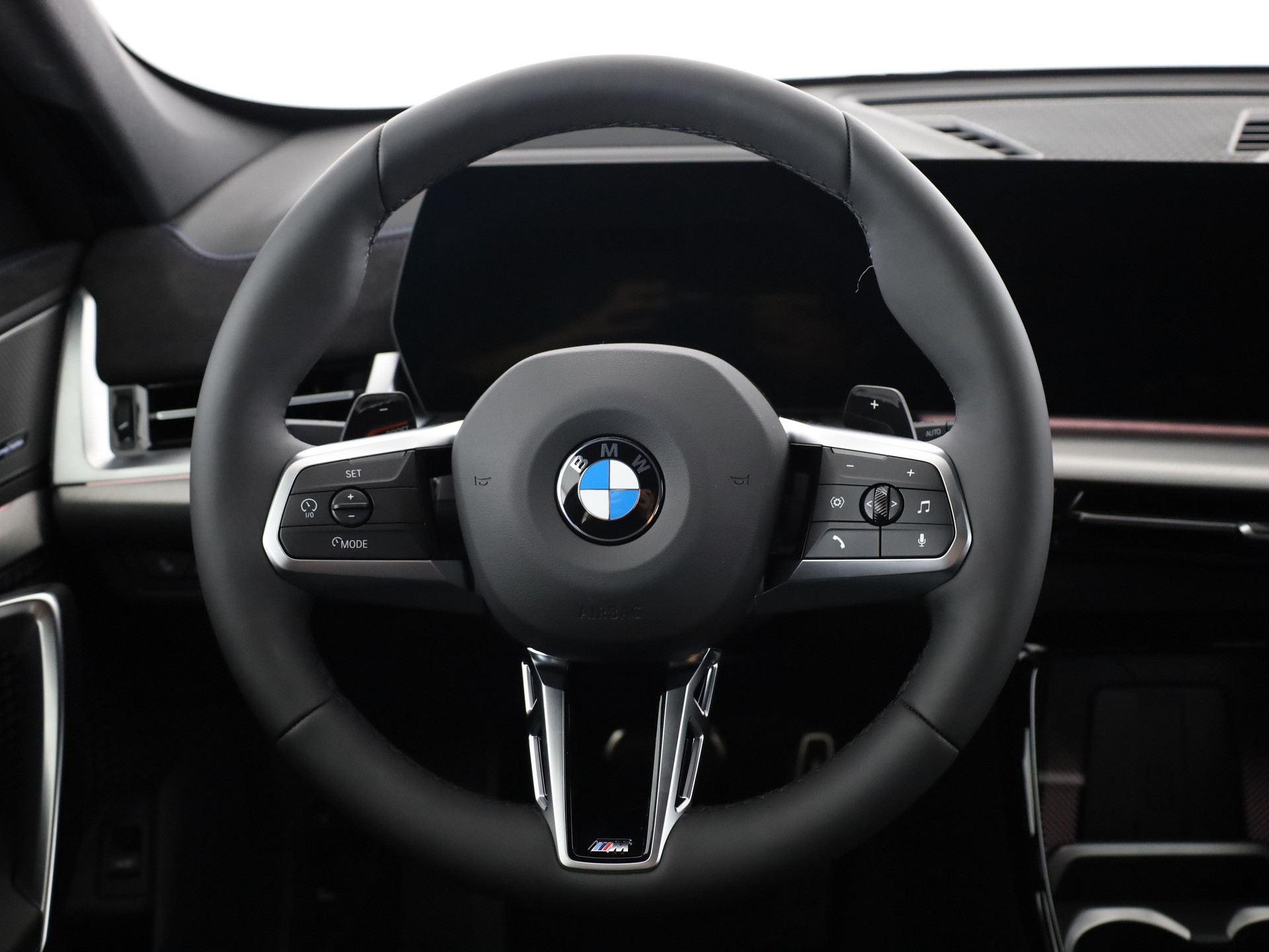 BMW X1 23i xDrive-image-19