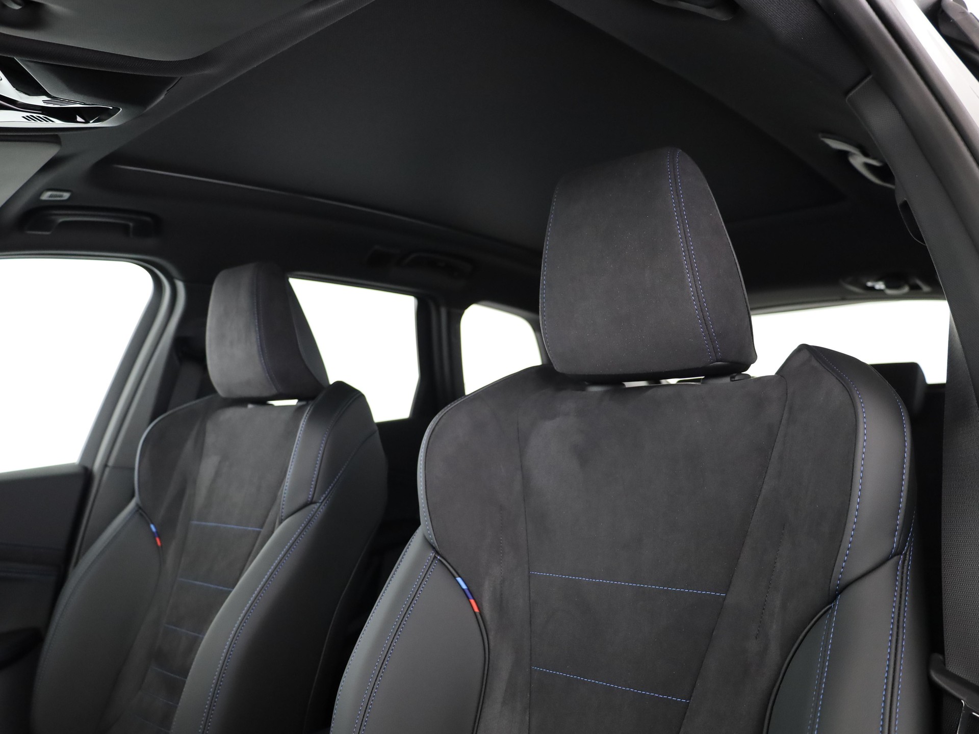 BMW X1 23i xDrive-image-10