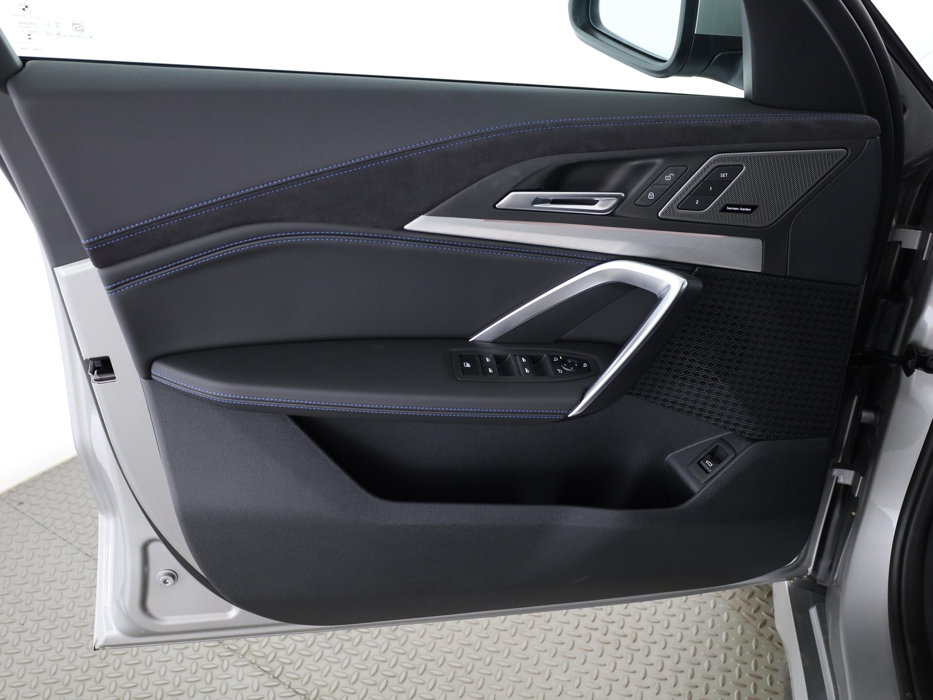 BMW X1 23i xDrive-image-9