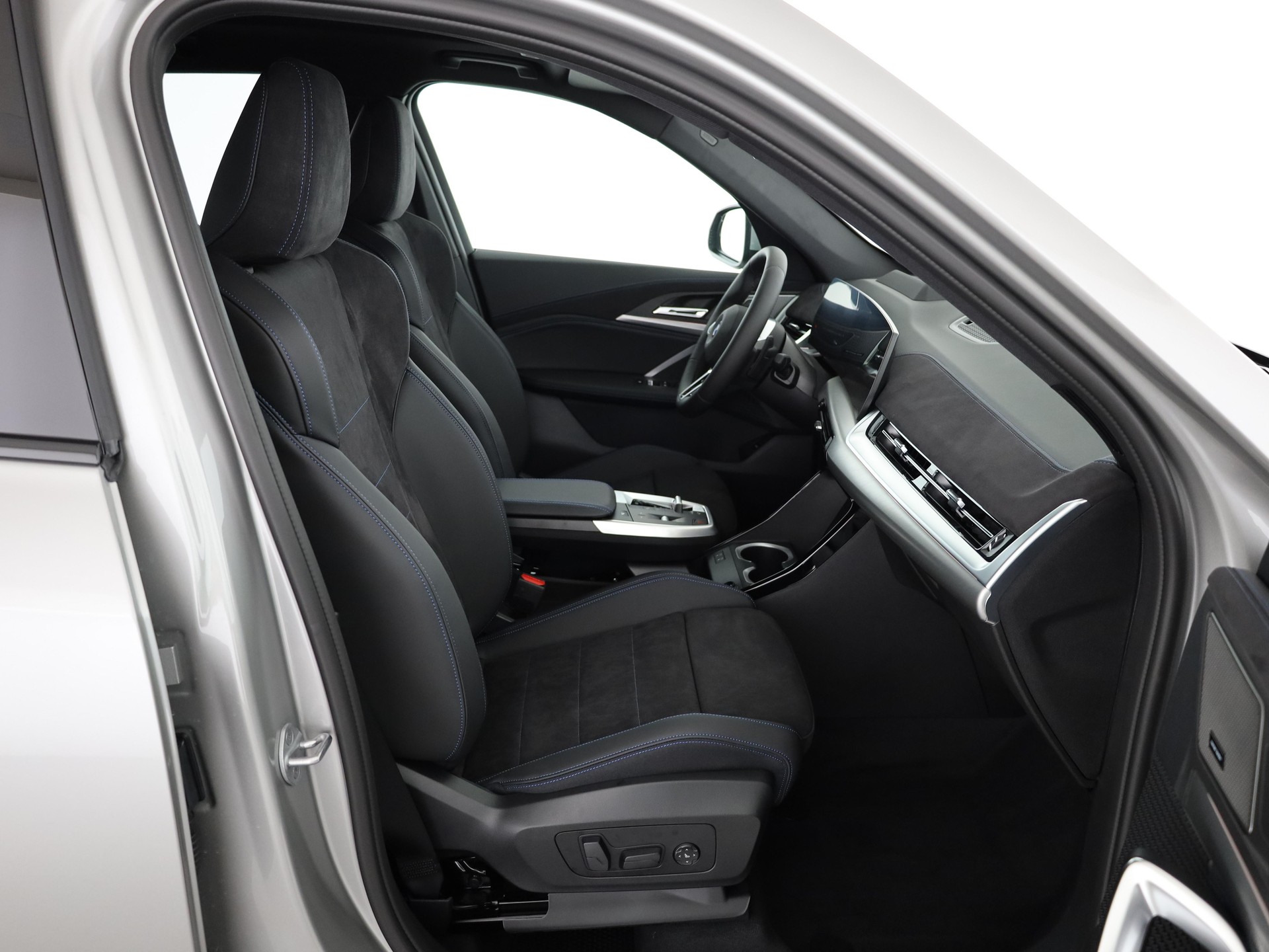 BMW X1 23i xDrive-image-15