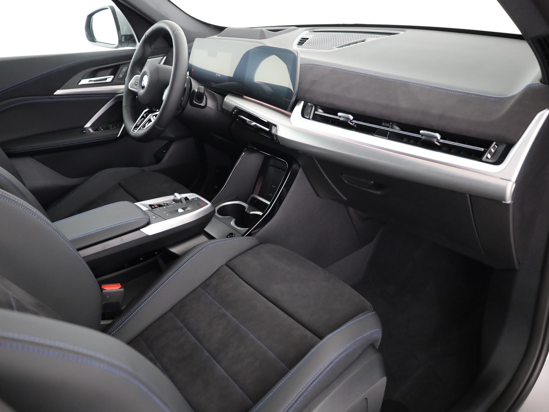 BMW X1 23i xDrive-image-14