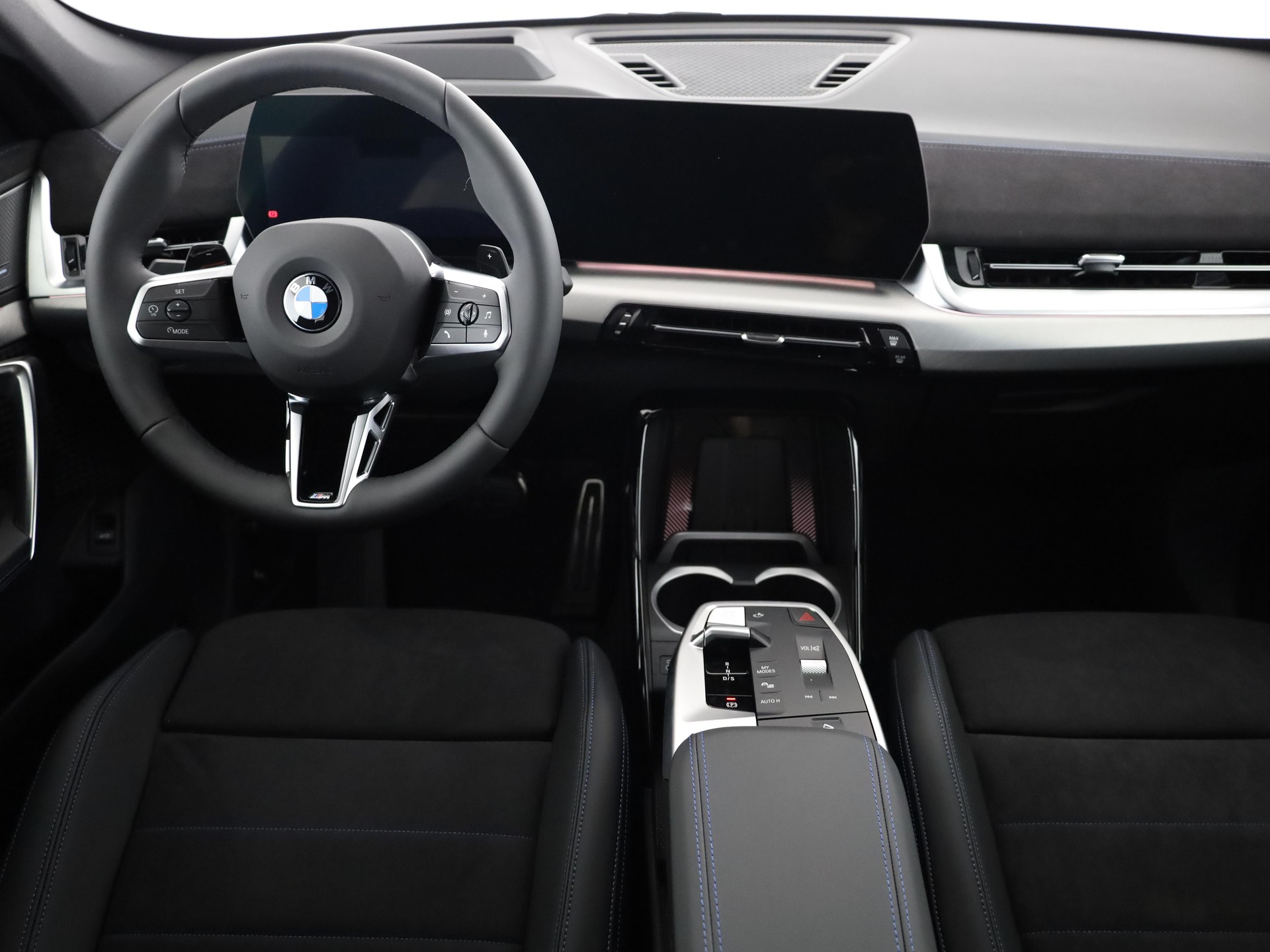 BMW X1 23i xDrive-image-17