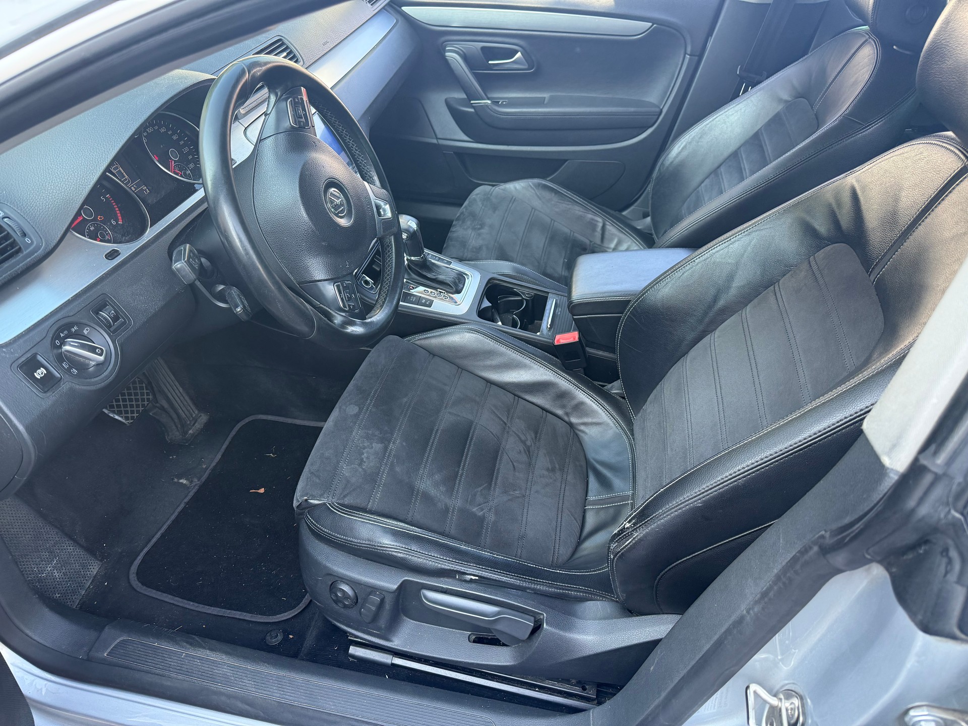 VW Passat CC 2.0 TDI DSG-image-8