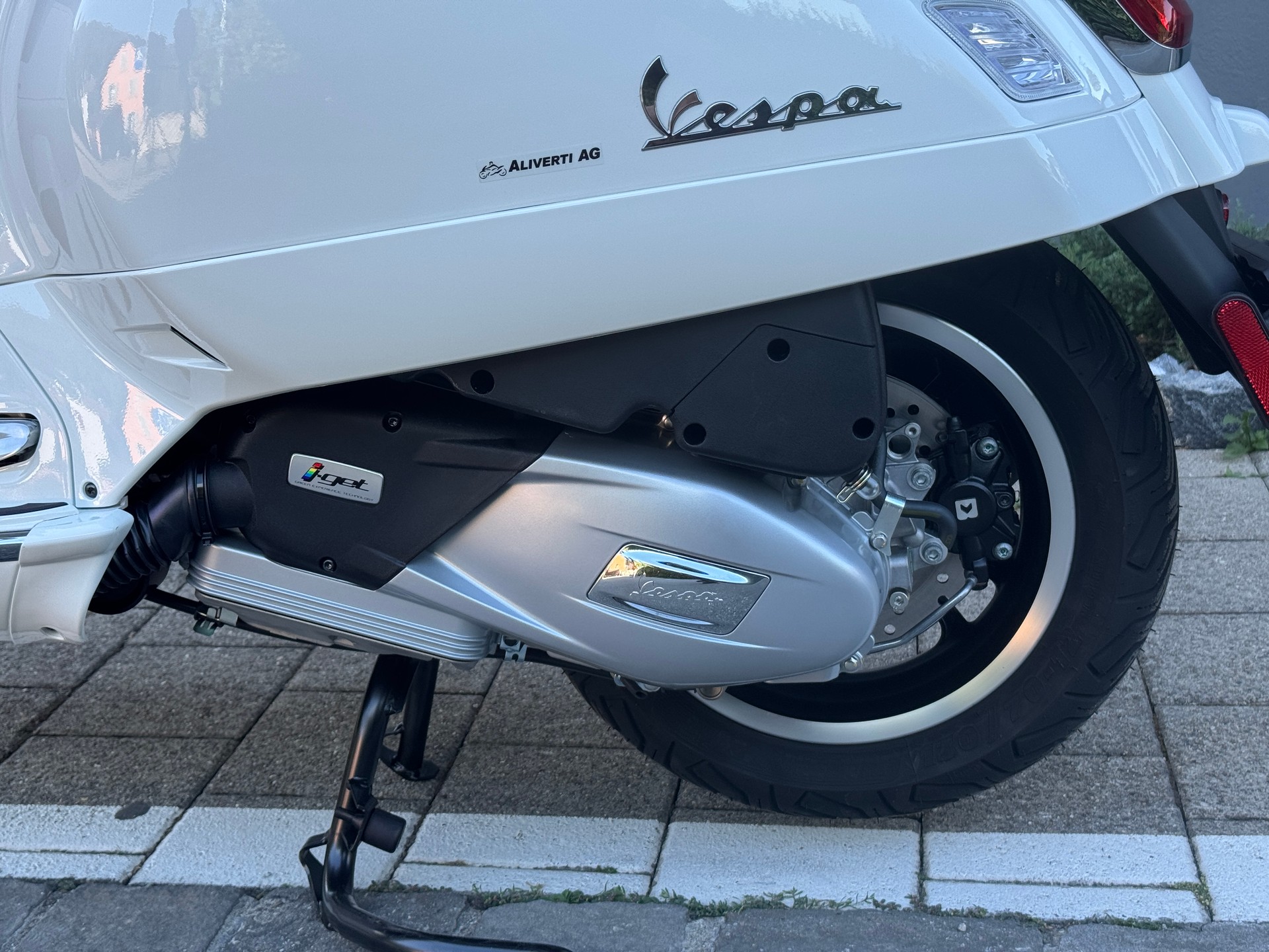 PIAGGIO Vespa GTS 125 Super RST Euro 5+-image-4
