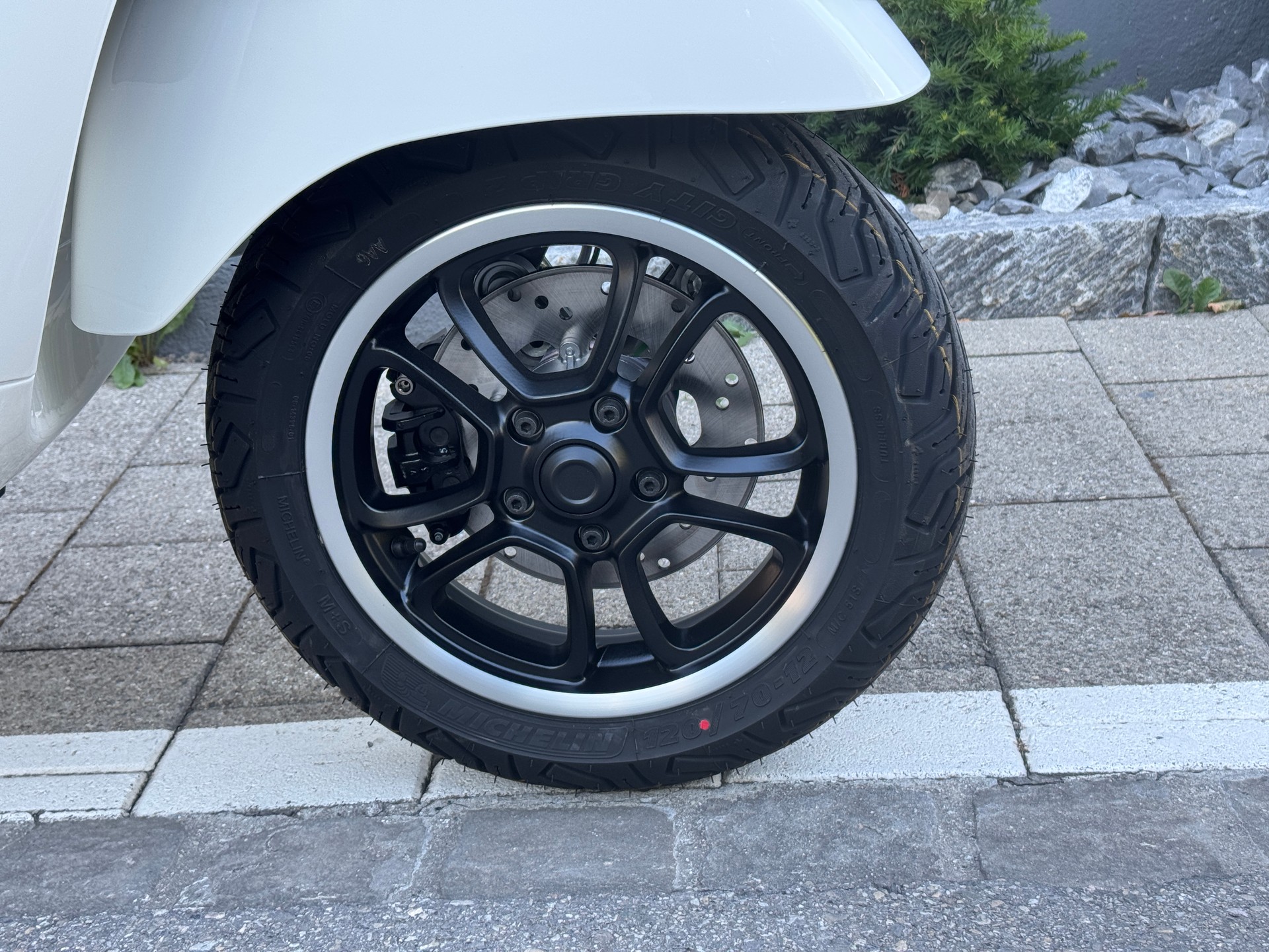 PIAGGIO Vespa GTS 125 Super RST Euro 5+-image-7