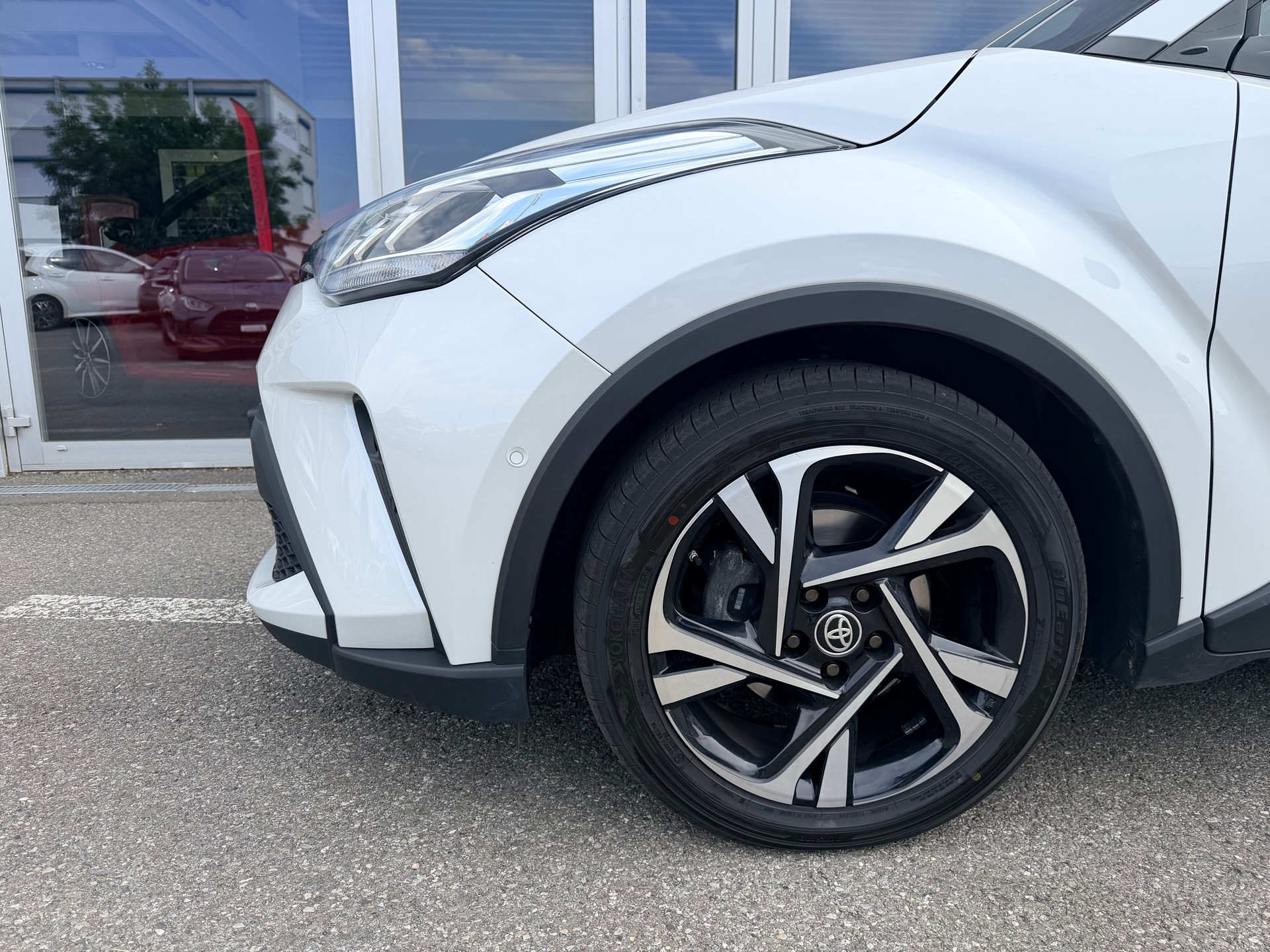 TOYOTA C-HR 2.0 HSD CVT Trend-image-2